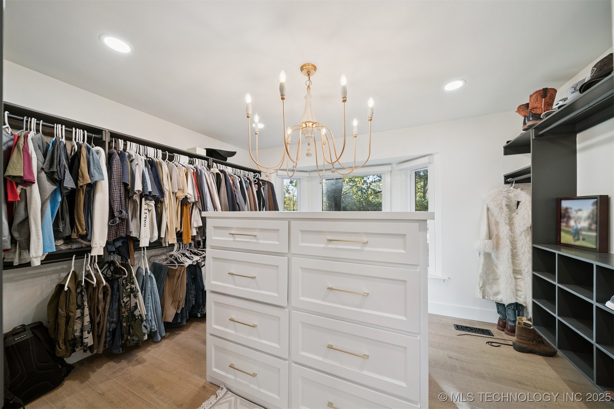 560 N 4395 Property Photo 27