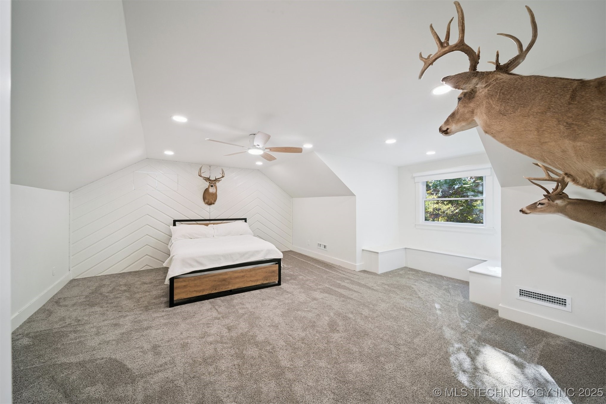 560 N 4395 Property Photo 30