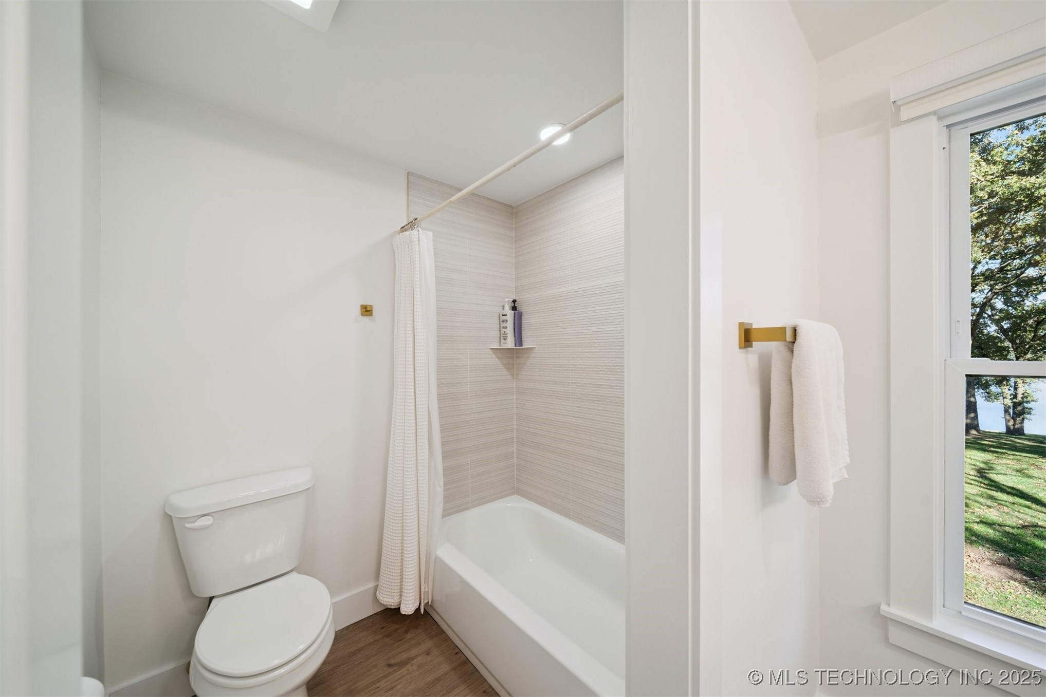 560 N 4395 Property Photo 32