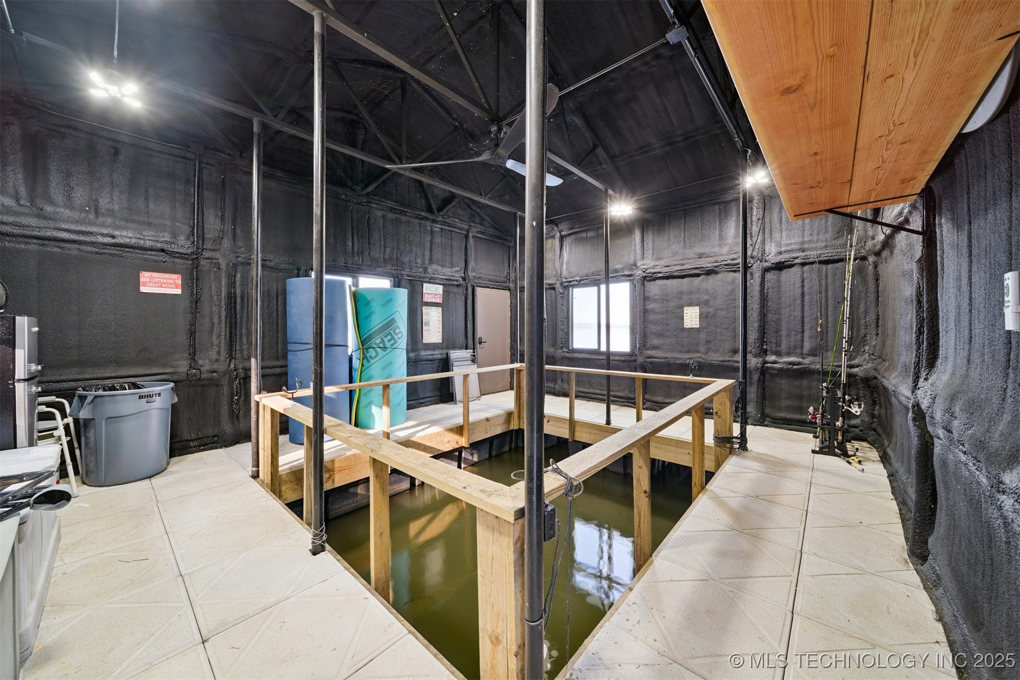 560 N 4395 Property Photo 50