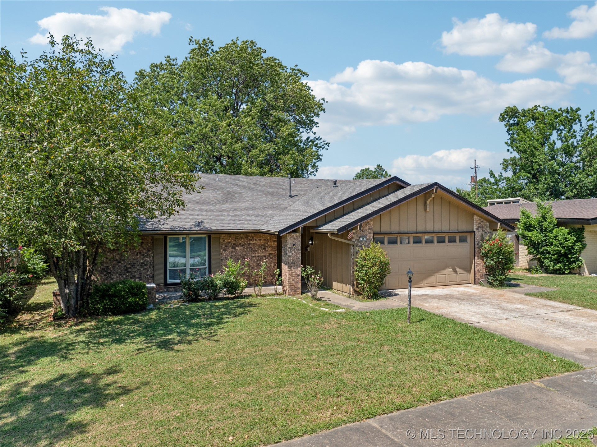 7065 E 52nd Street Property Photo 2