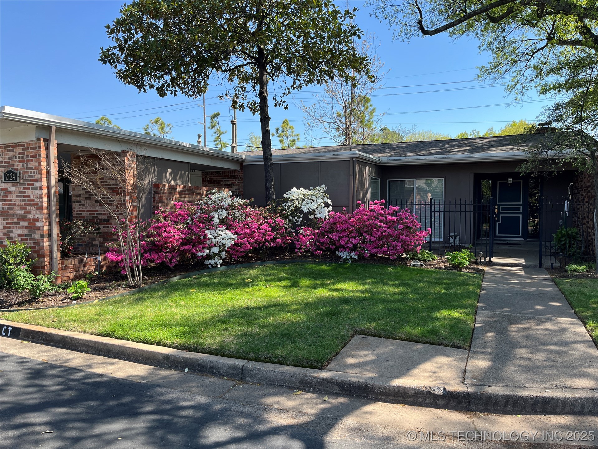 2124 E 60th Court O-4 Property Photo 1