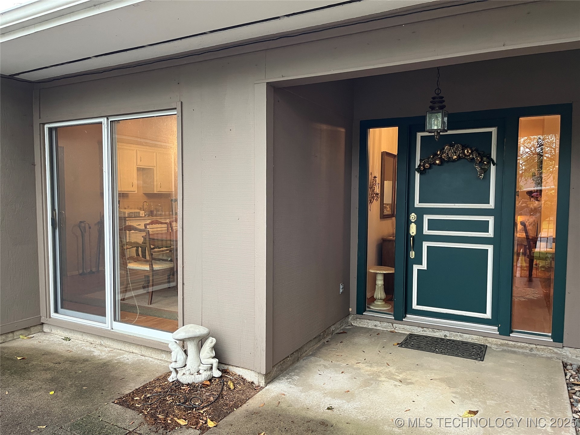 2124 E 60th Court O-4 Property Photo 2