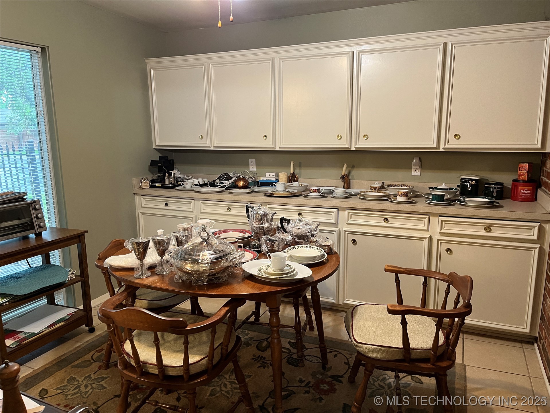 2124 E 60th Court O-4 Property Photo 9