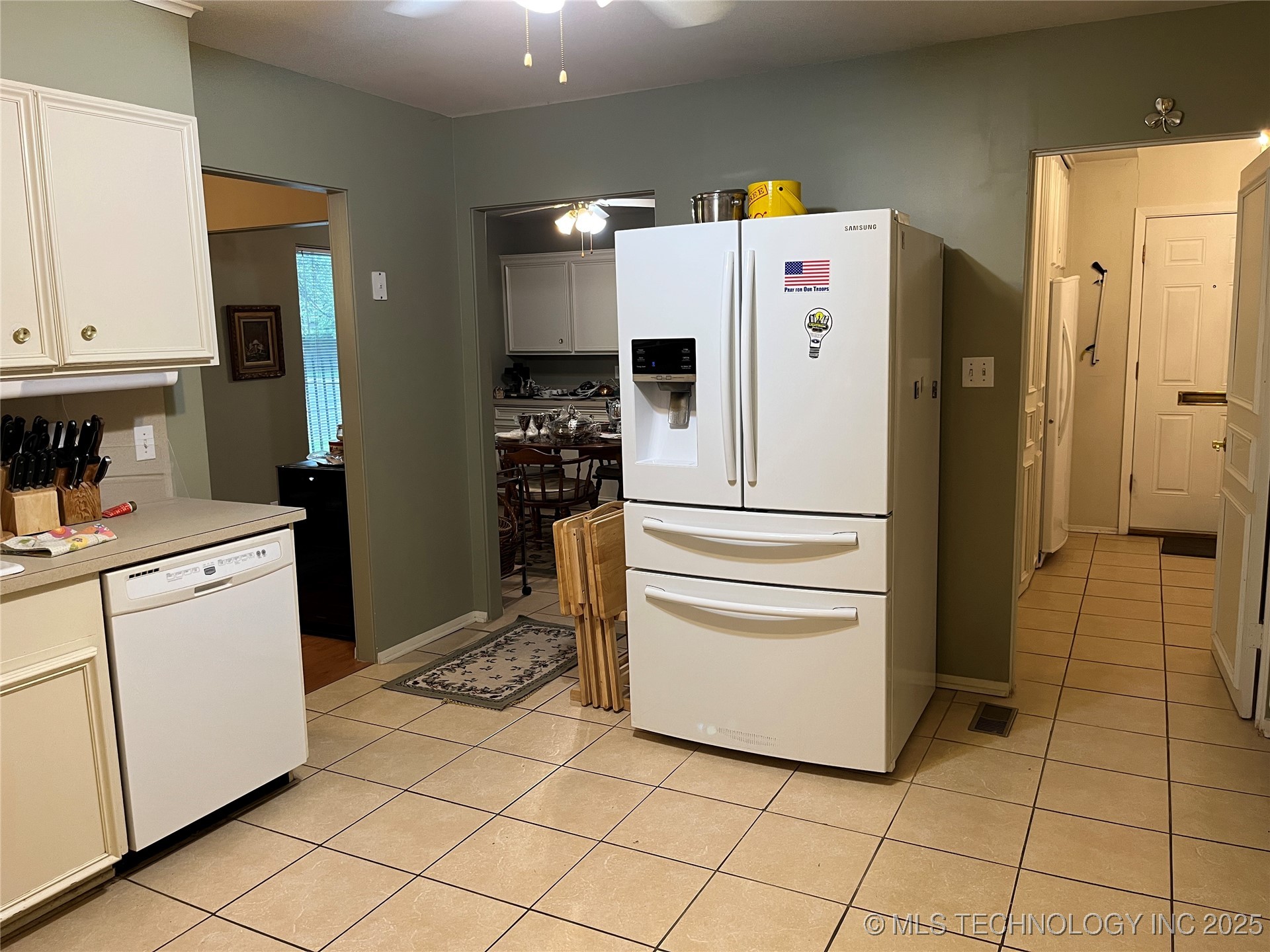 2124 E 60th Court O-4 Property Photo 11