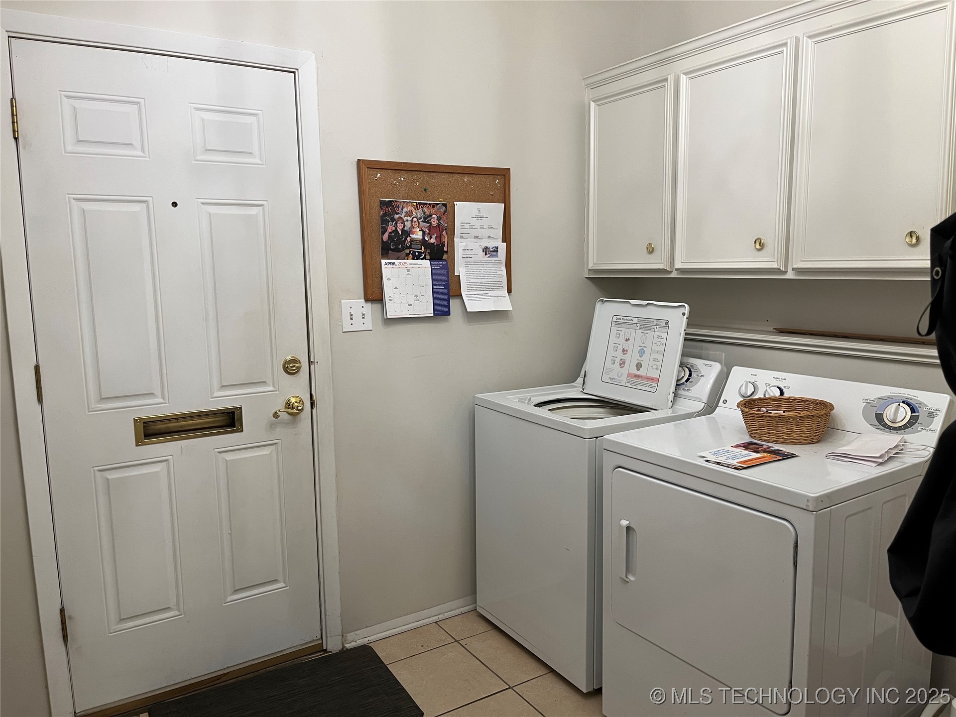 2124 E 60th Court O-4 Property Photo 12