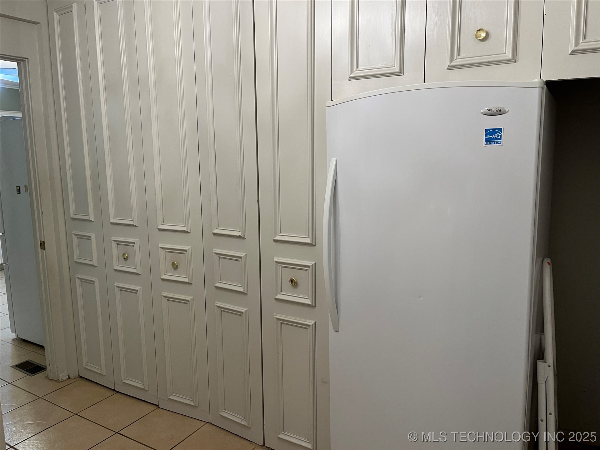 2124 E 60th Court O-4 Property Photo 13