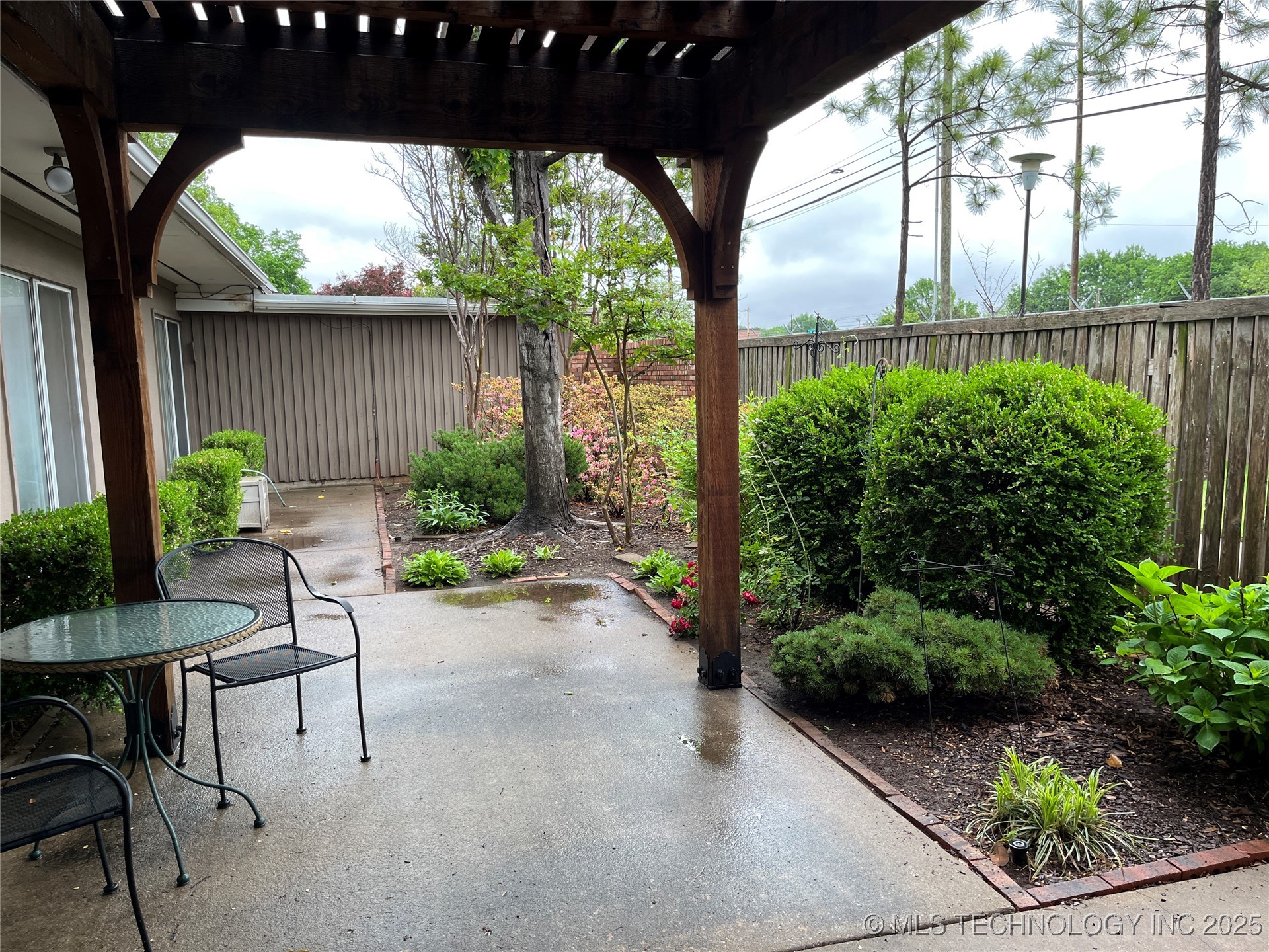 2124 E 60th Court O-4 Property Photo 23