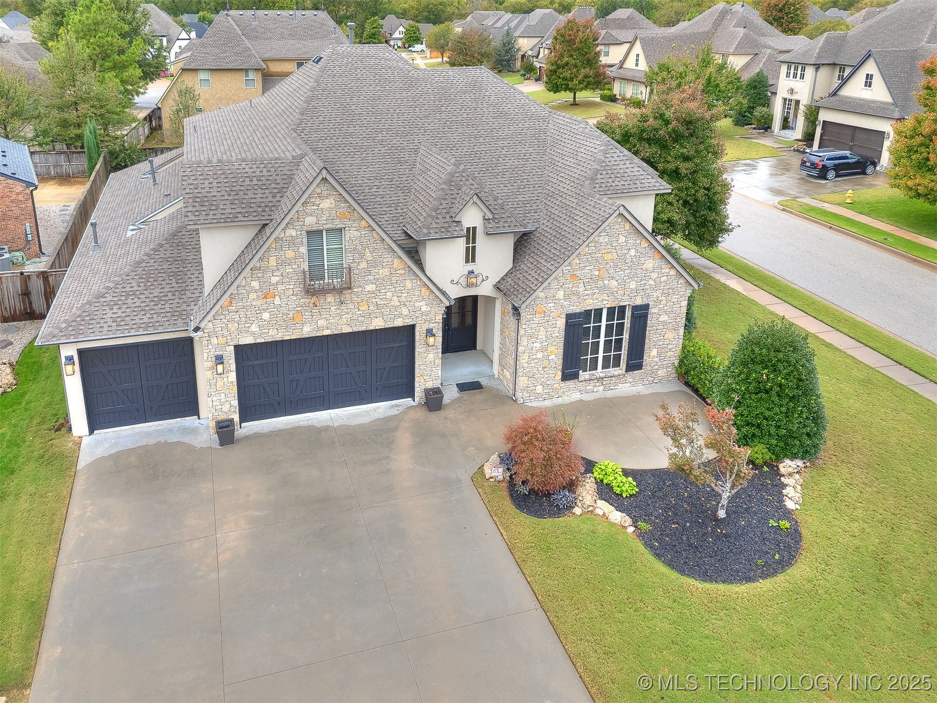 10712 S 95th East Court Property Photo 4