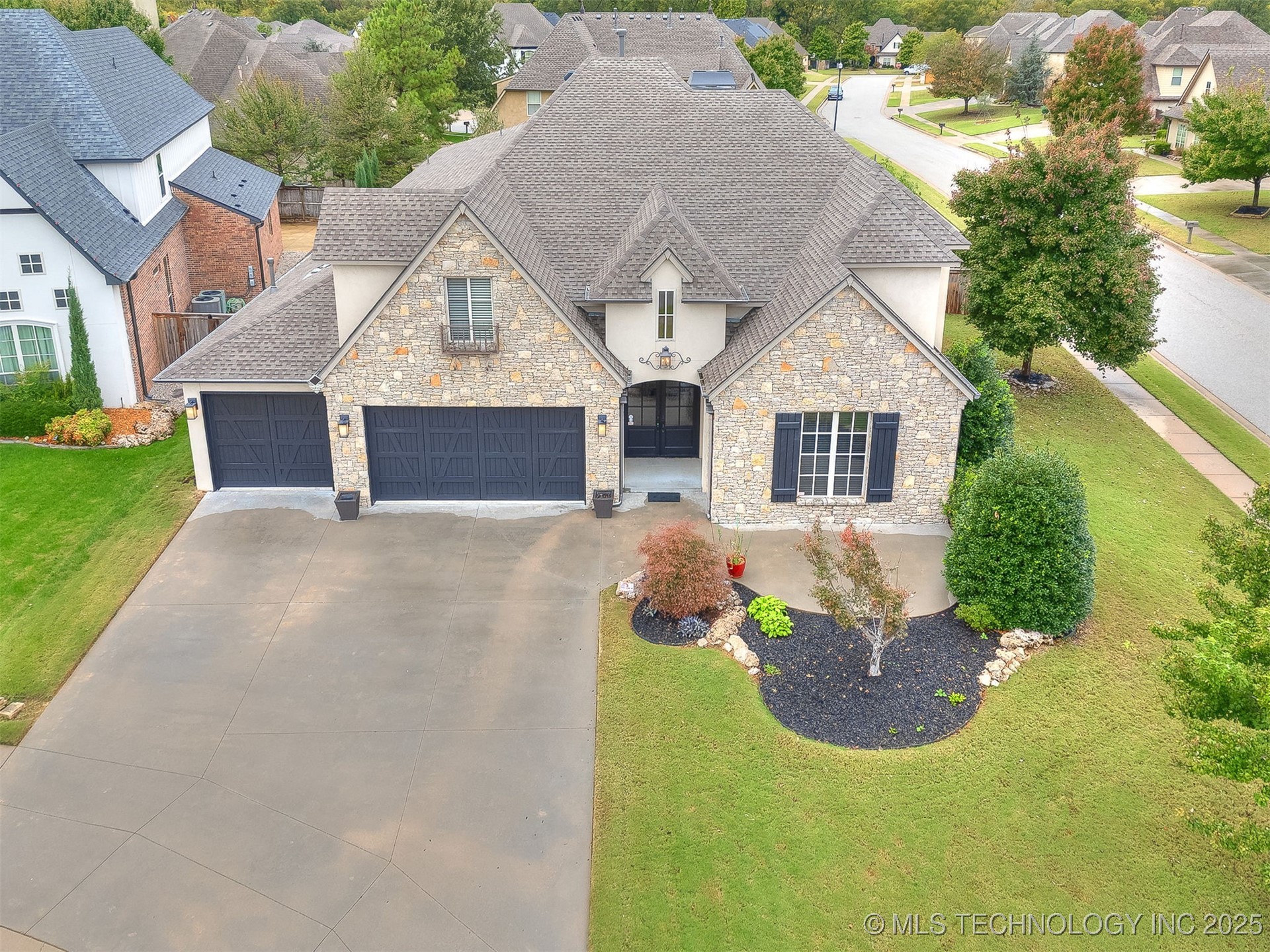 10712 S 95th East Court Property Photo 5