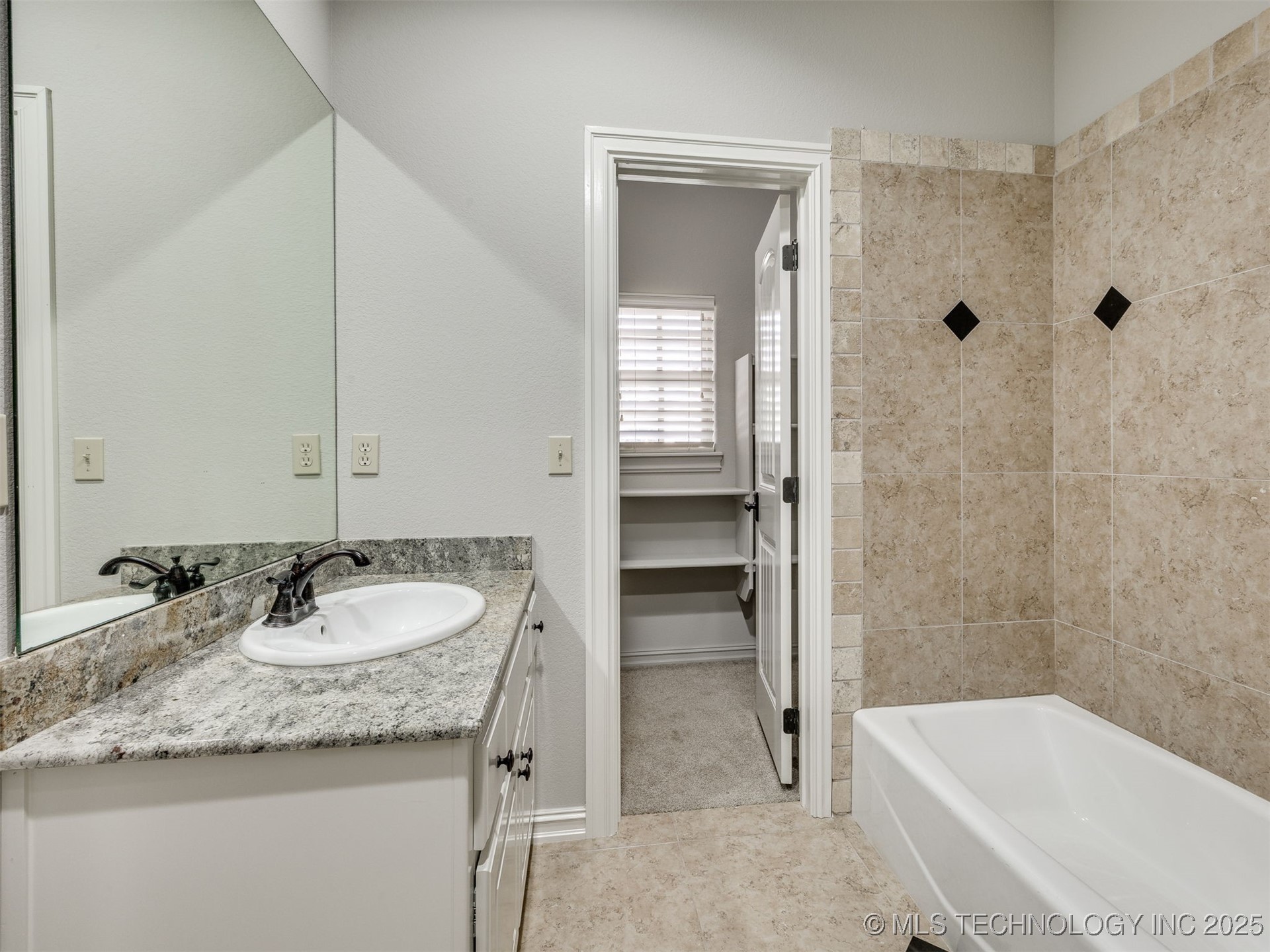 10712 S 95th East Court Property Photo 17