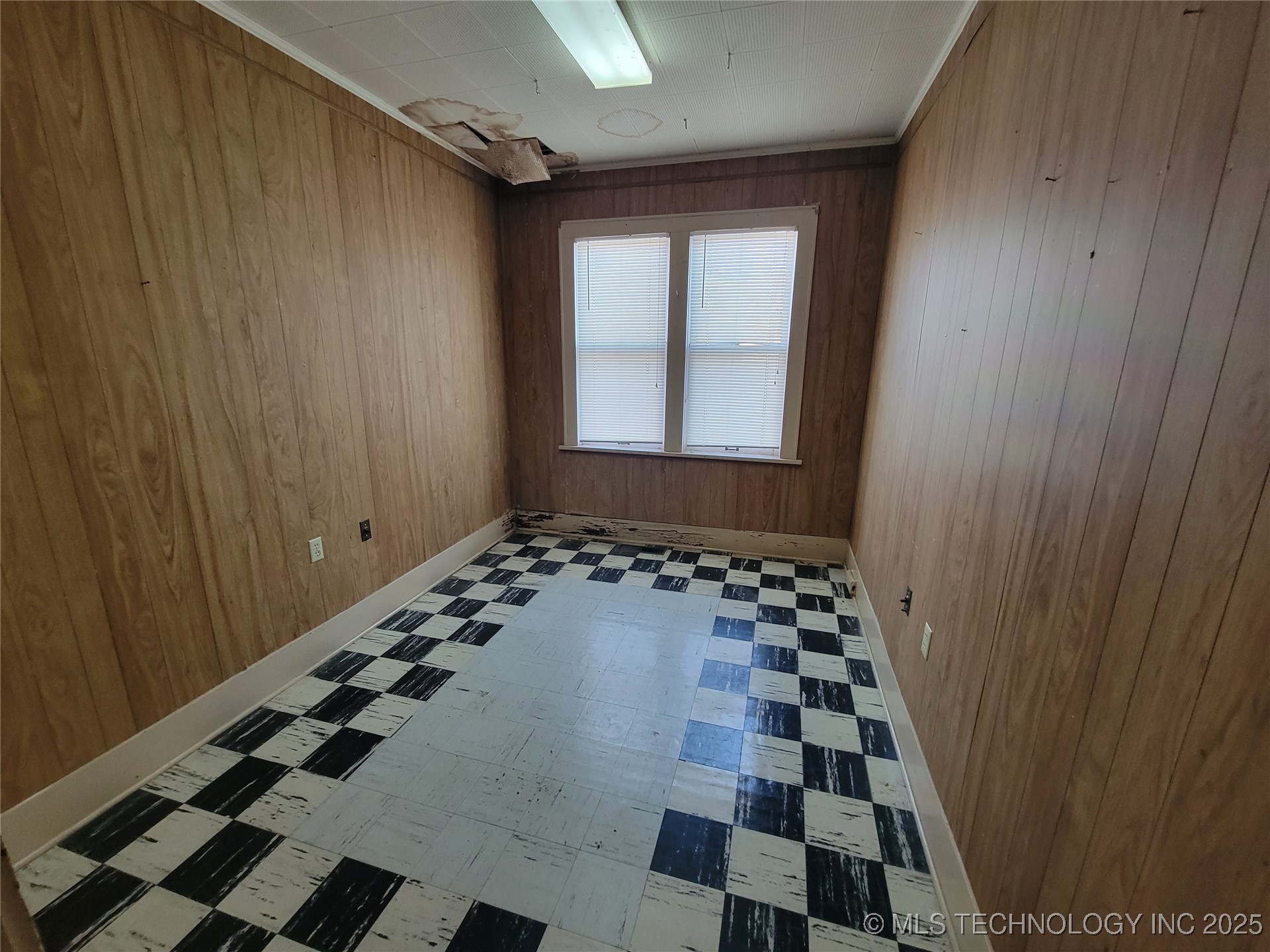 10 S Vann Street Property Photo 8