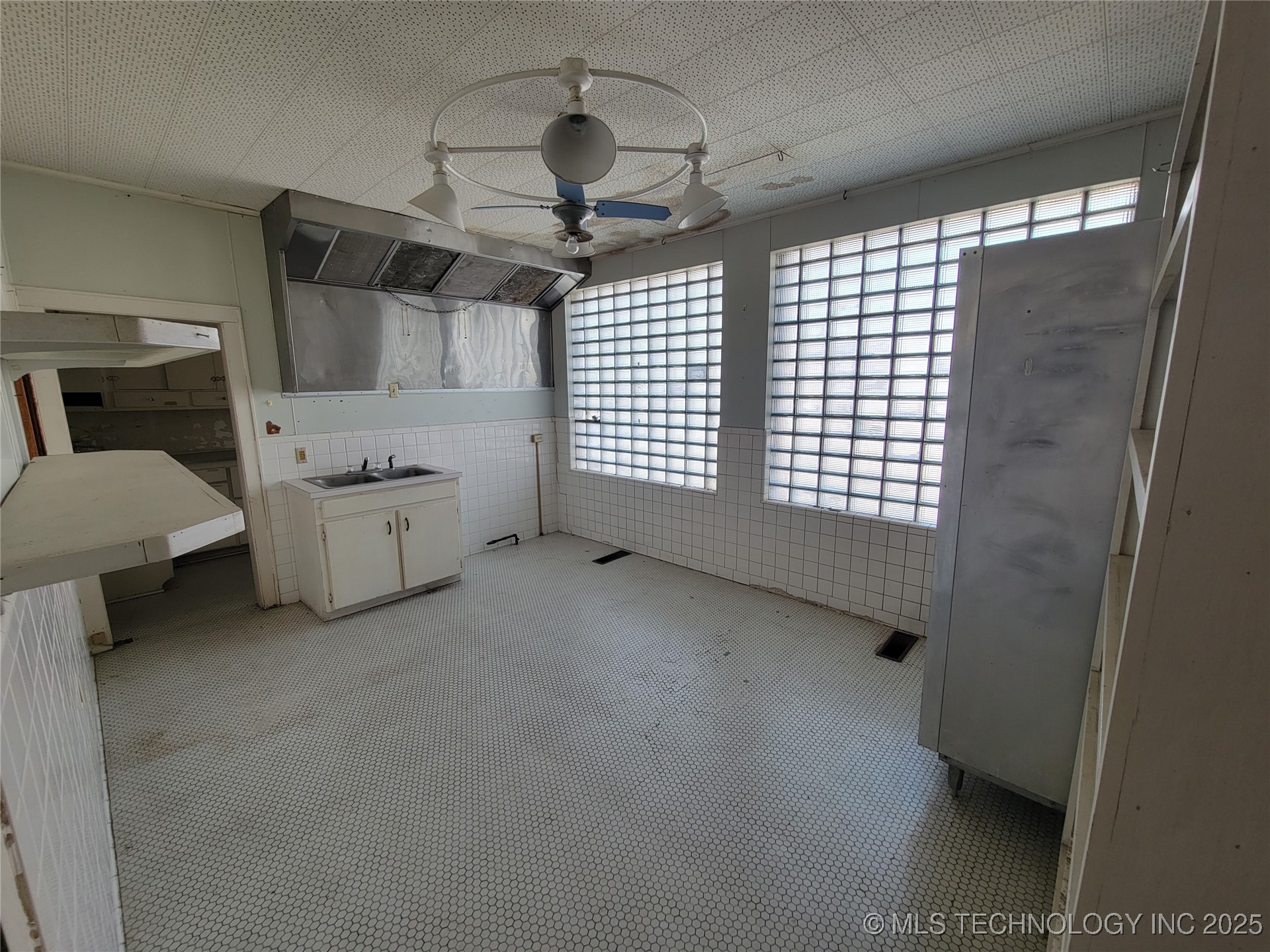 10 S Vann Street Property Photo 11