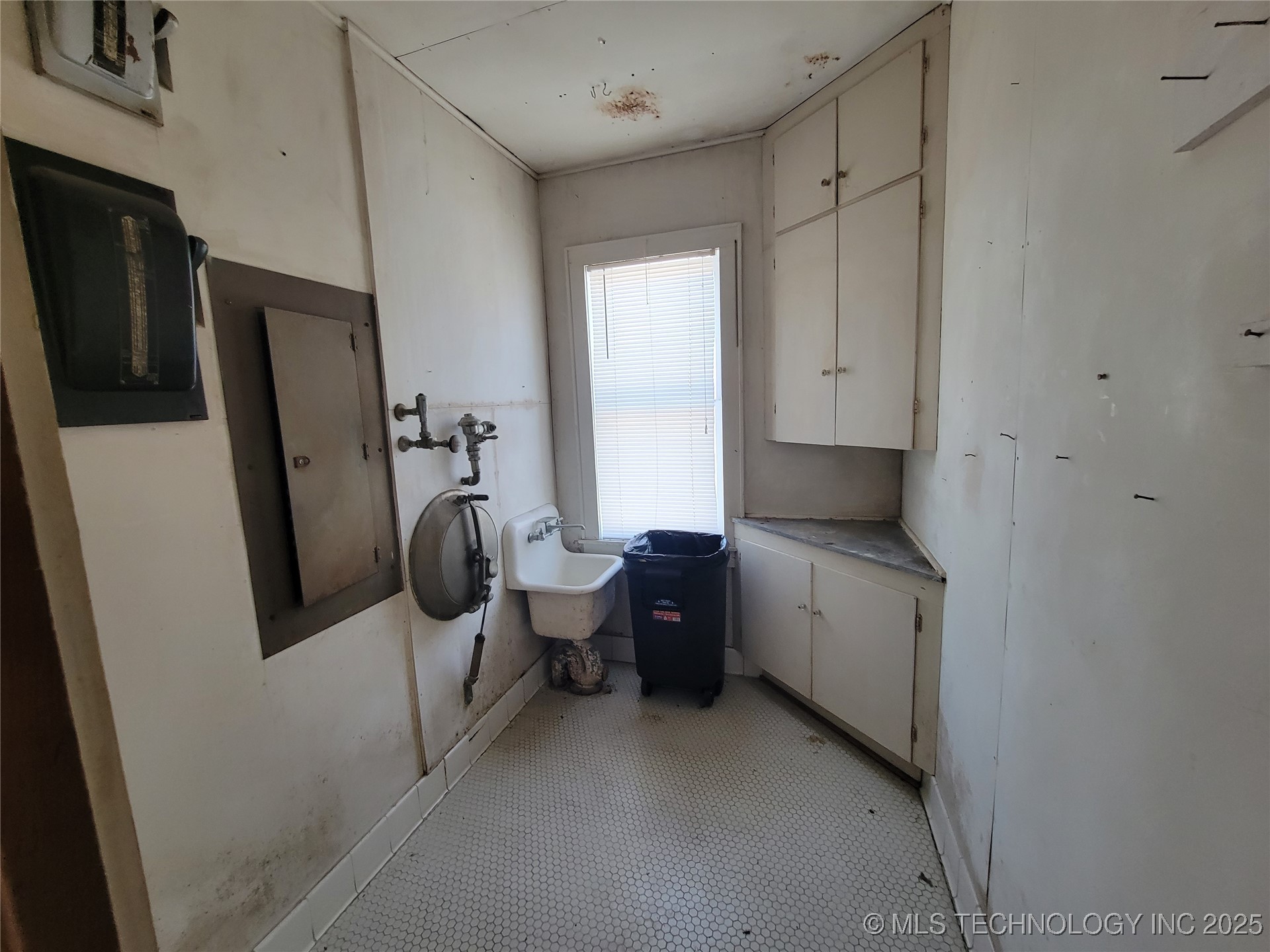 10 S Vann Street Property Photo 15