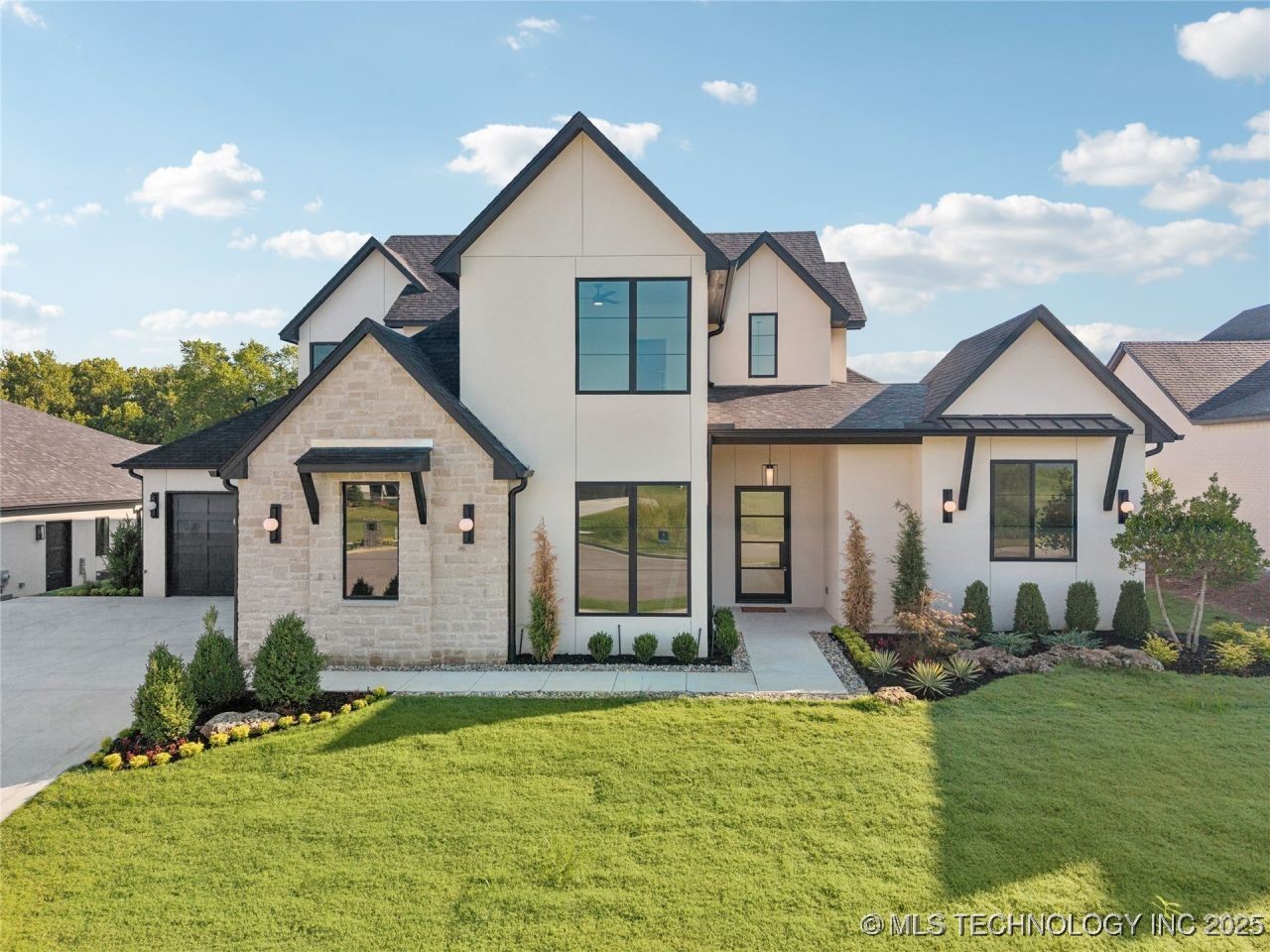 8200 E Elgin Street Property Photo 1