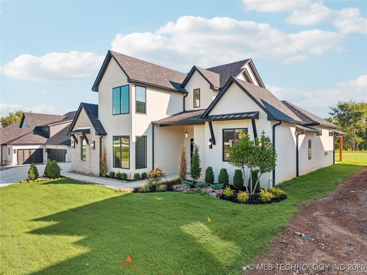 8200 E Elgin Street Property Photo 2