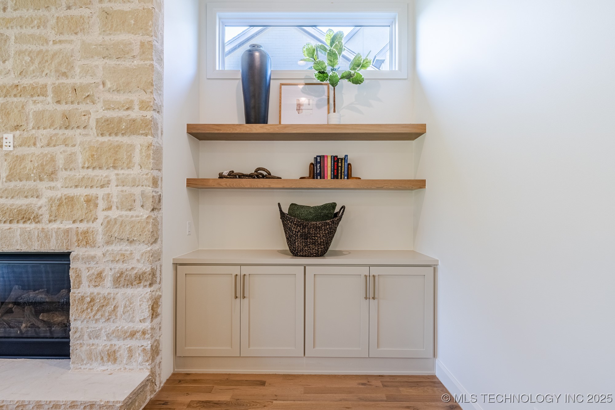 8200 E Elgin Street Property Photo 9