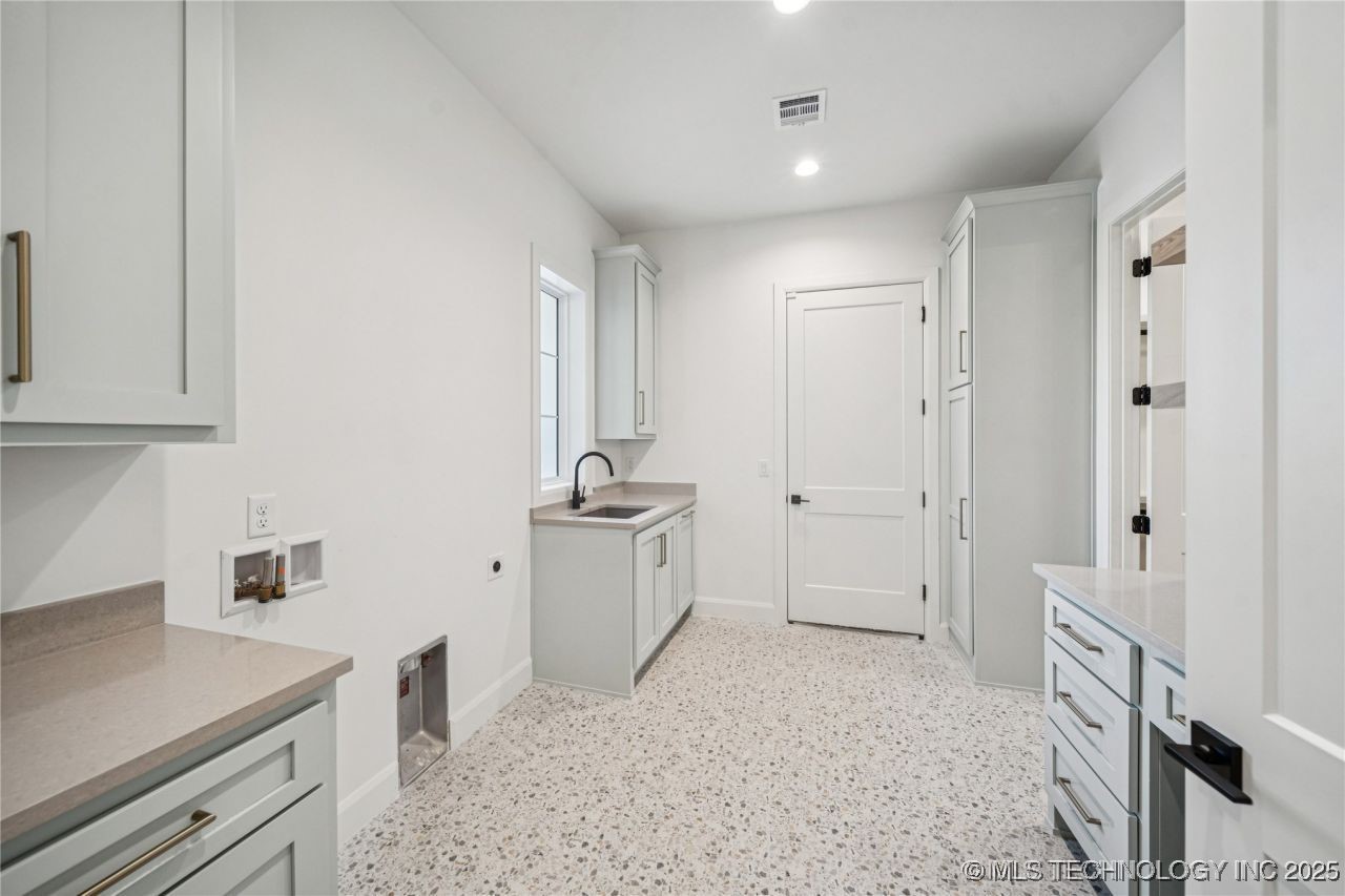 8200 E Elgin Street Property Photo 32