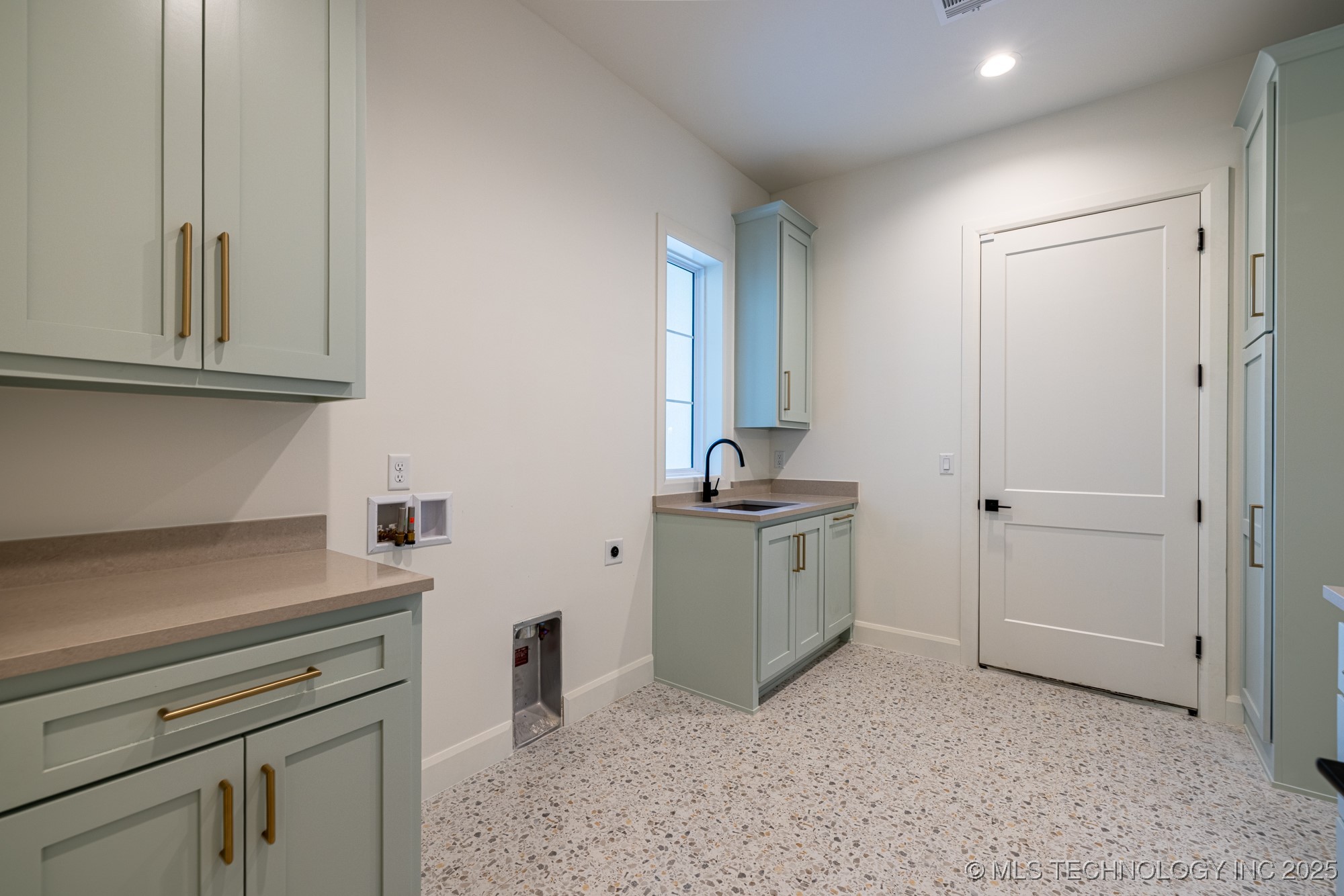 8200 E Elgin Street Property Photo 33