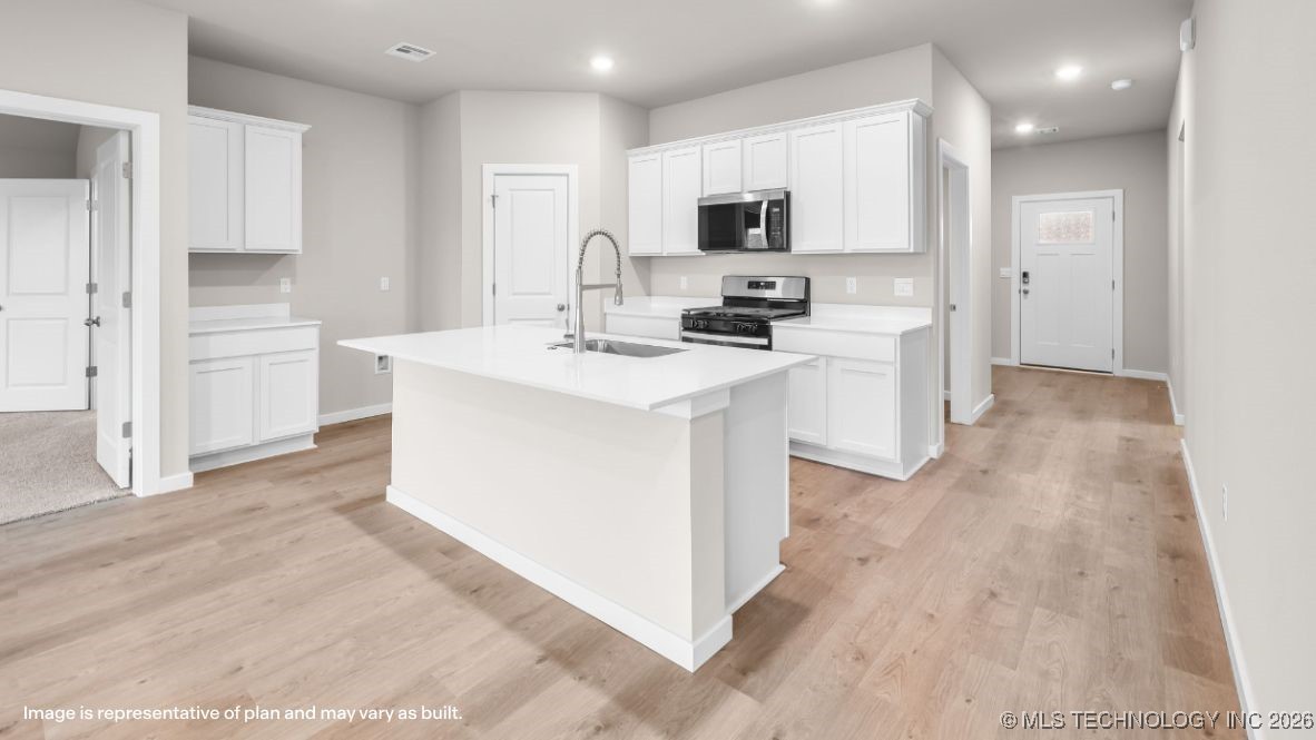 7518 E 156th Place S Property Photo 5