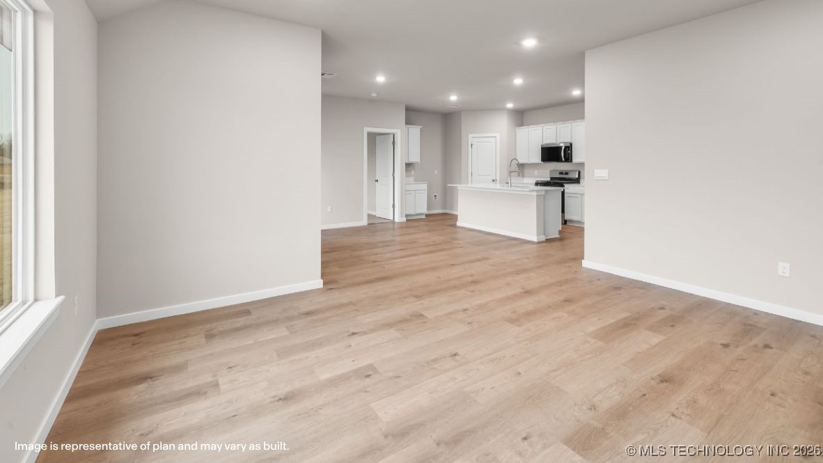 7518 E 156th Place S Property Photo 6