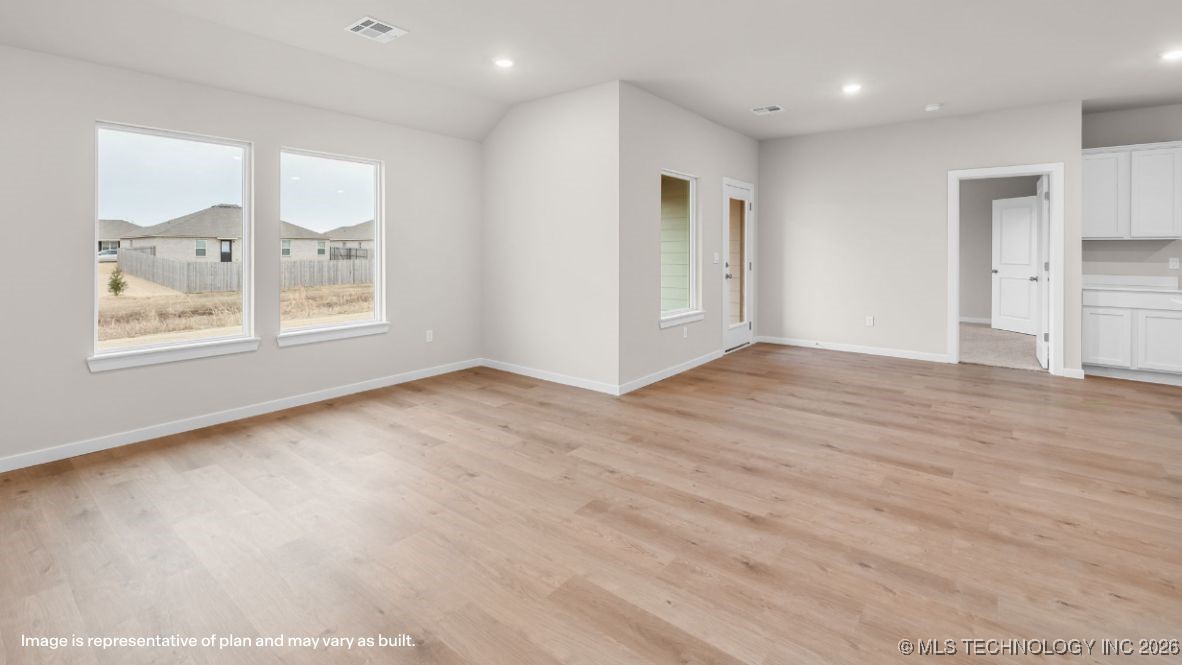 7518 E 156th Place S Property Photo 7