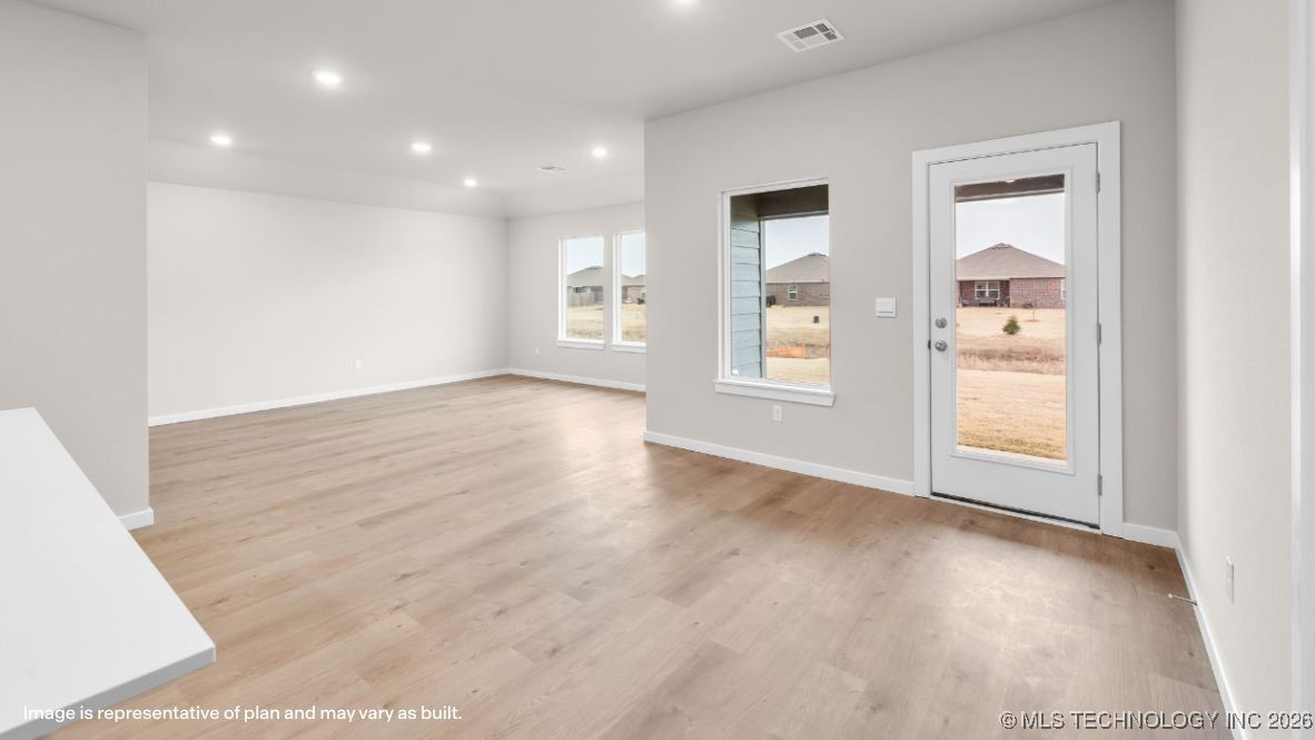 7518 E 156th Place S Property Photo 8