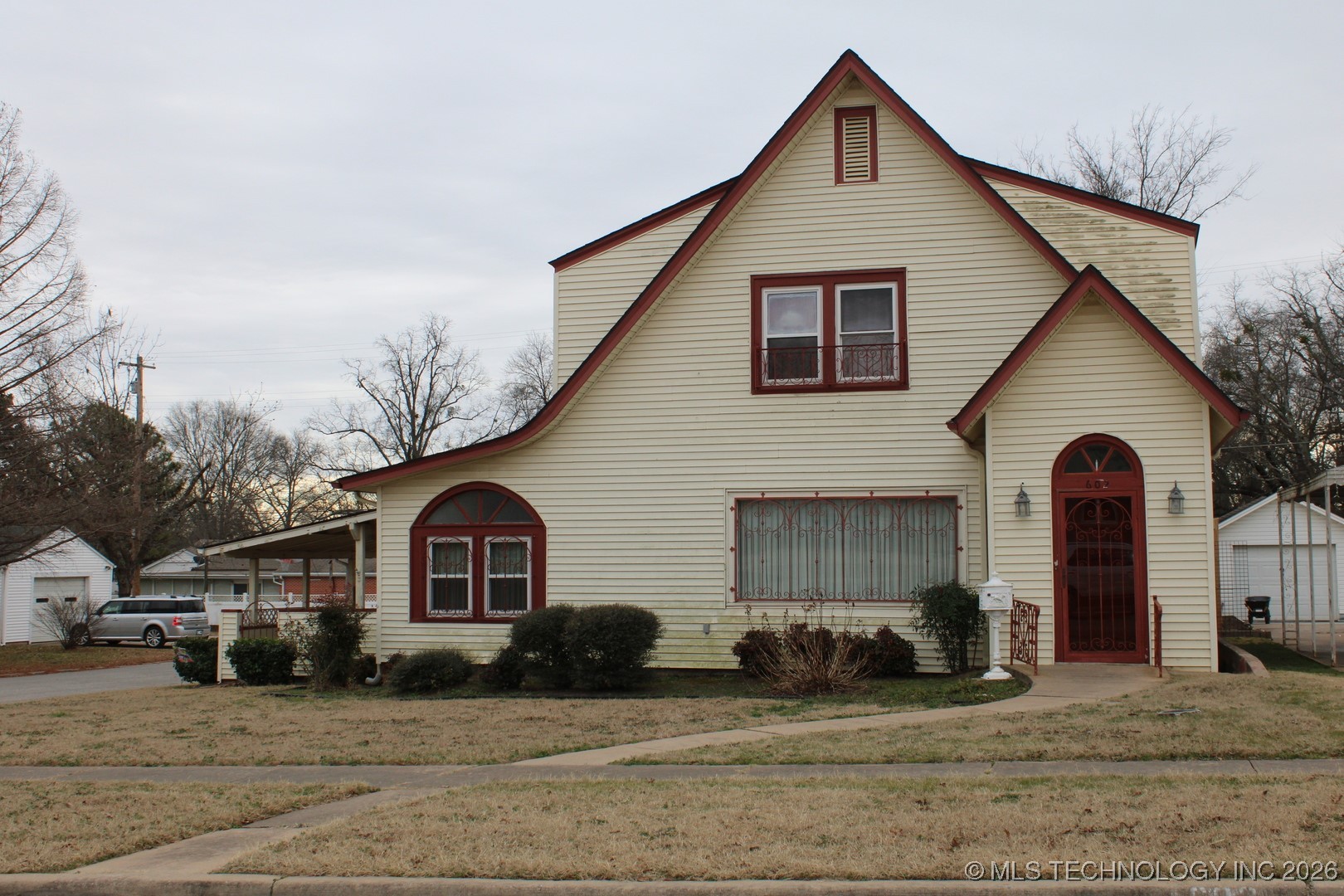 602 W 7th Avenue Property Photo 1