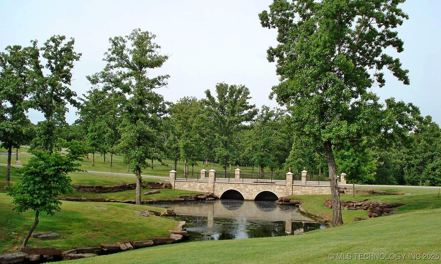 972 Seagrove Way Property Photo 4