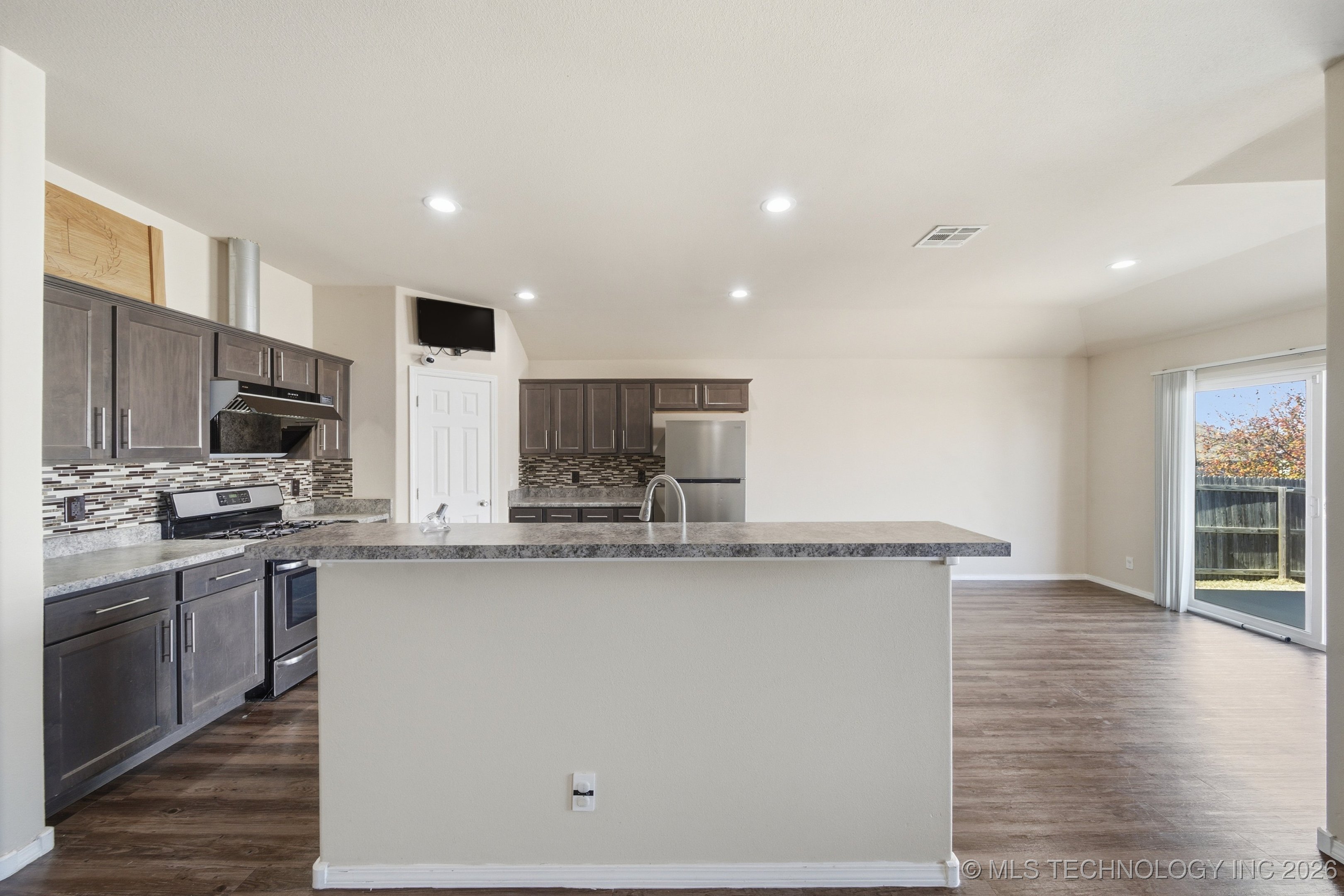 6057 E 147th Street S Property Photo 9