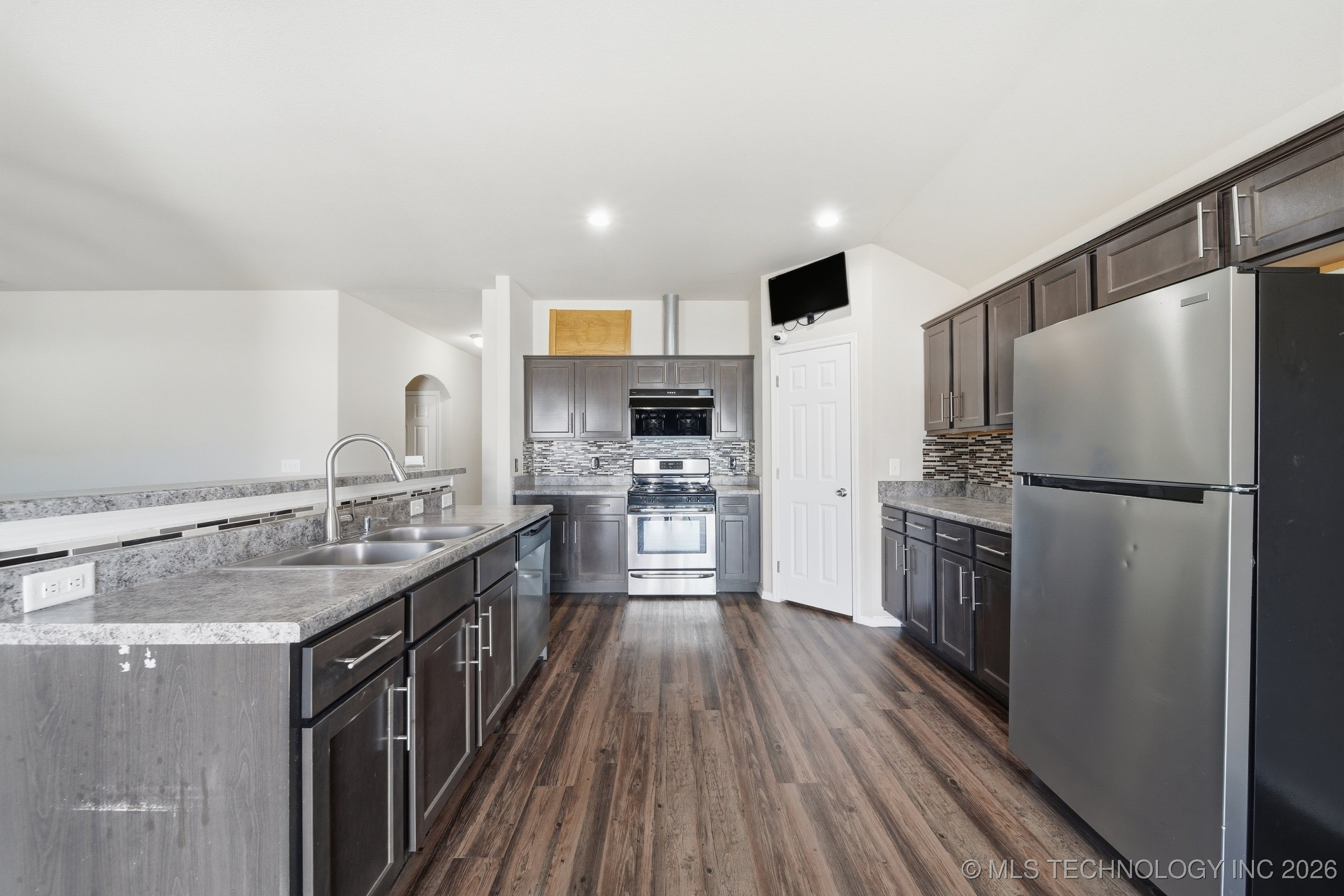 6057 E 147th Street S Property Photo 10