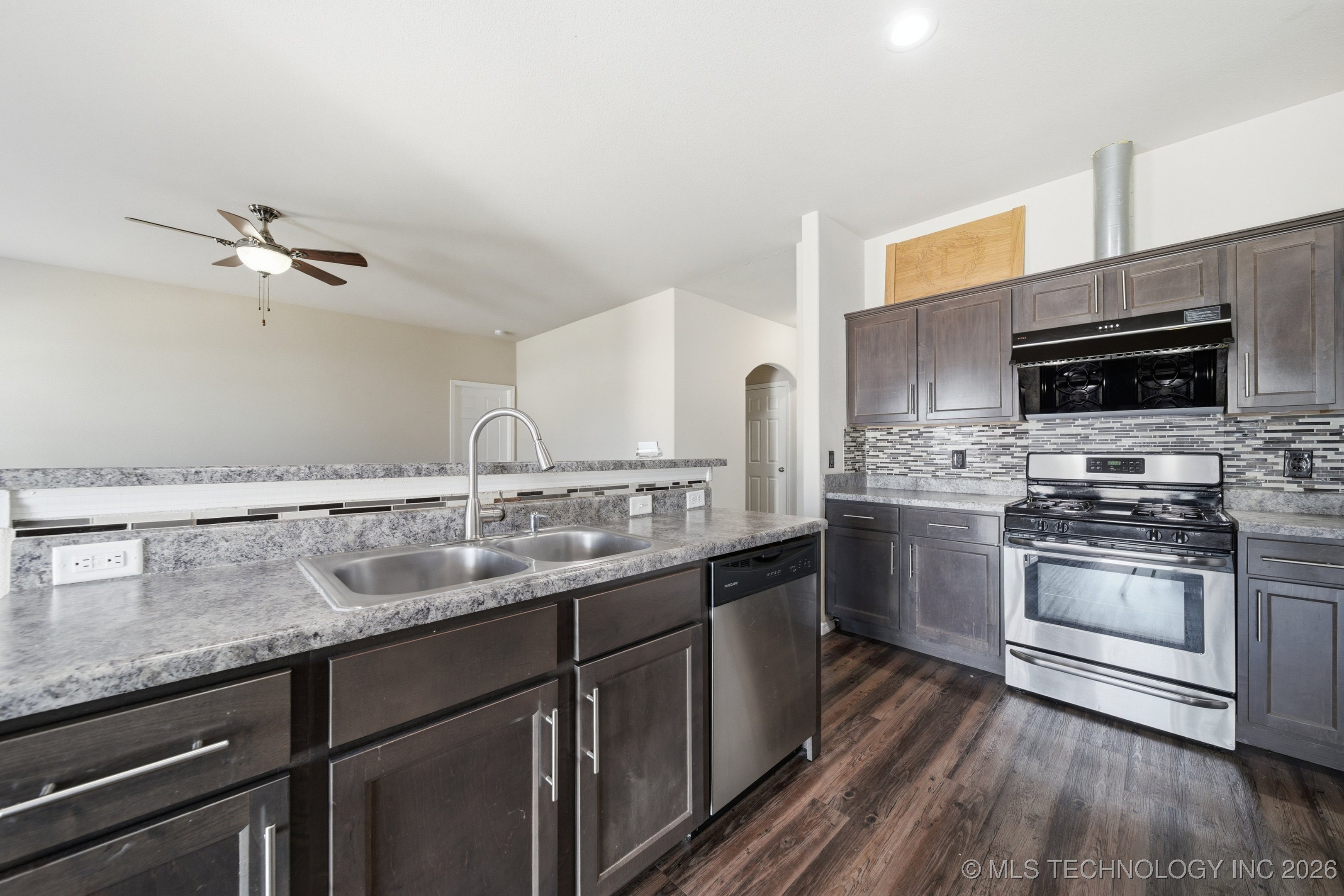 6057 E 147th Street S Property Photo 11