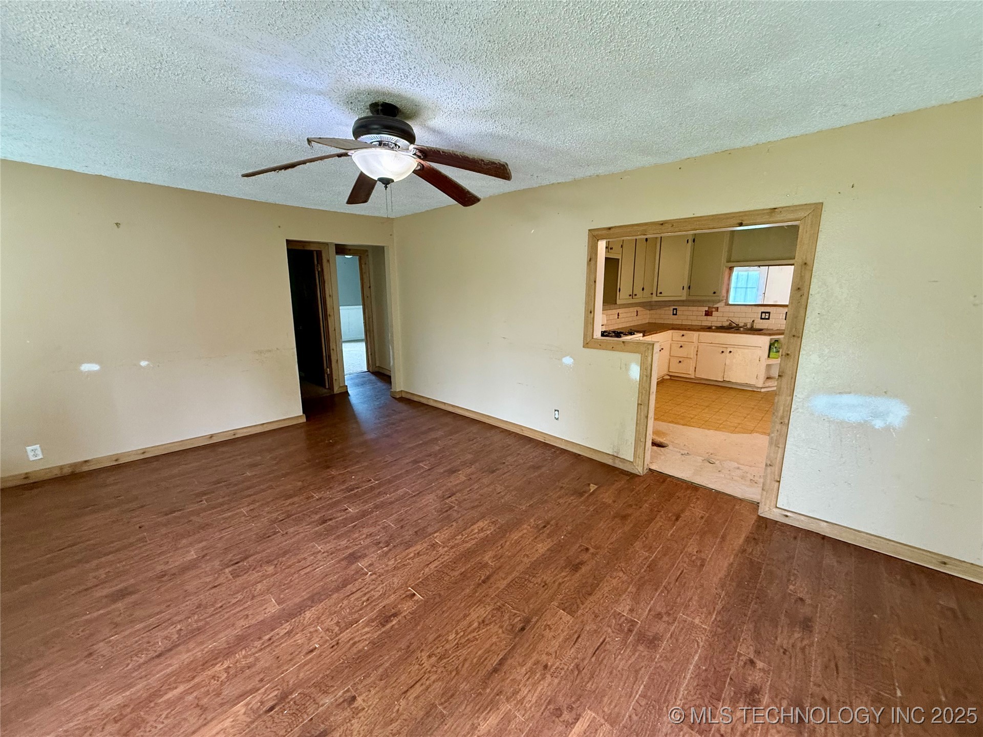 26945 S 206 Road Property Photo 4