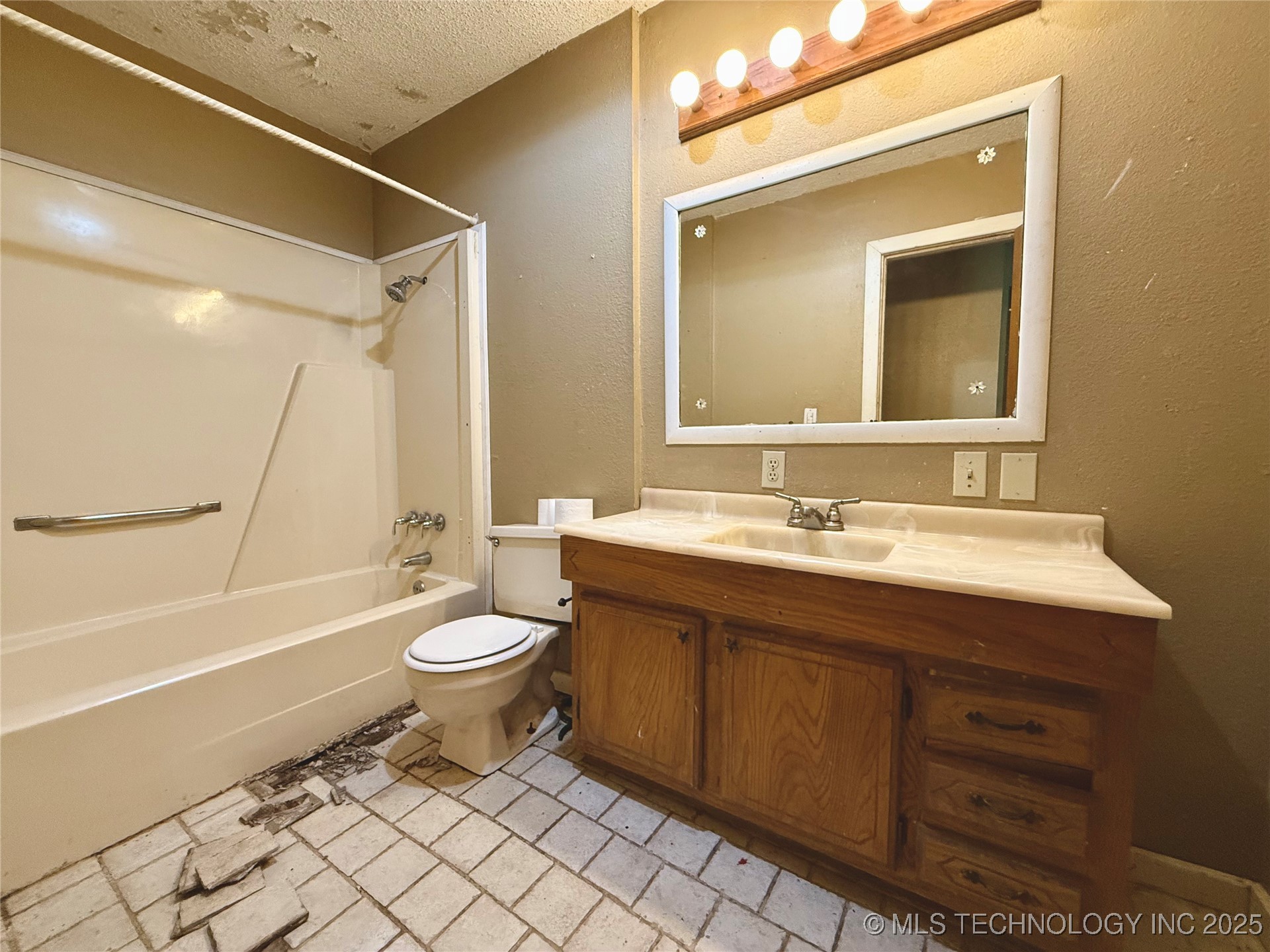 26945 S 206 Road Property Photo 8