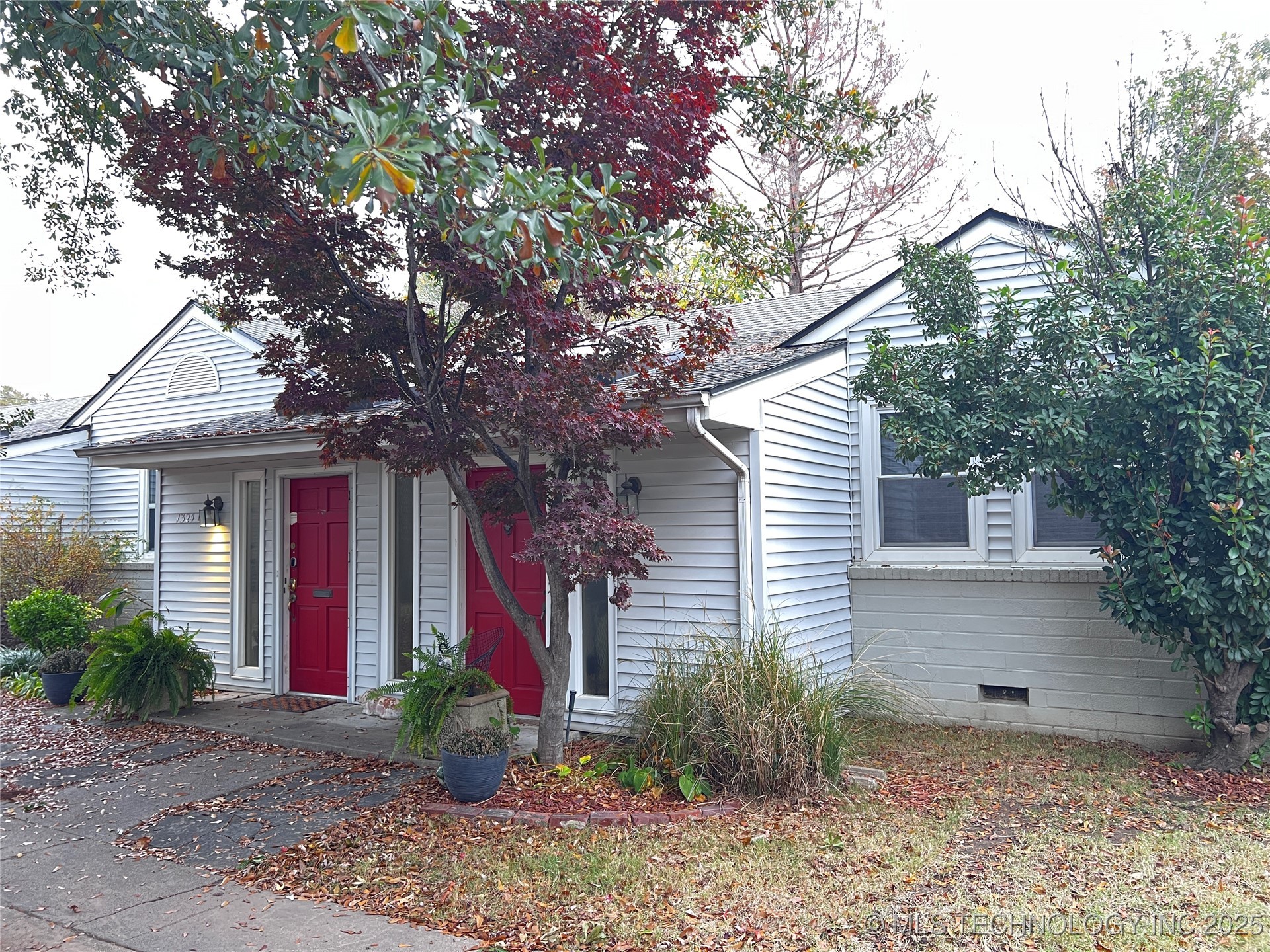 1324 E 38th Street 1324c Property Photo 3