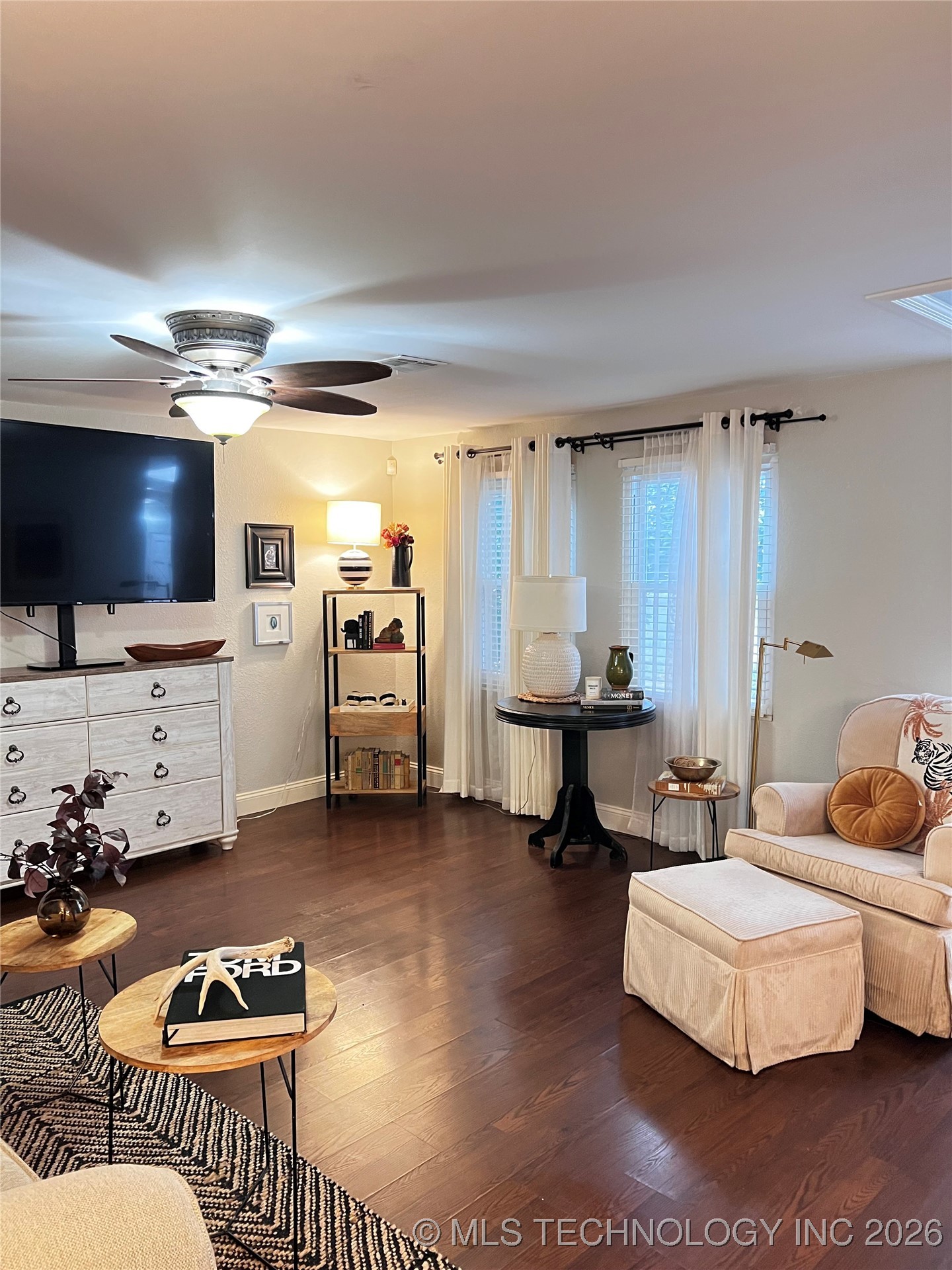 1324 E 38th Street 1324c Property Photo 9