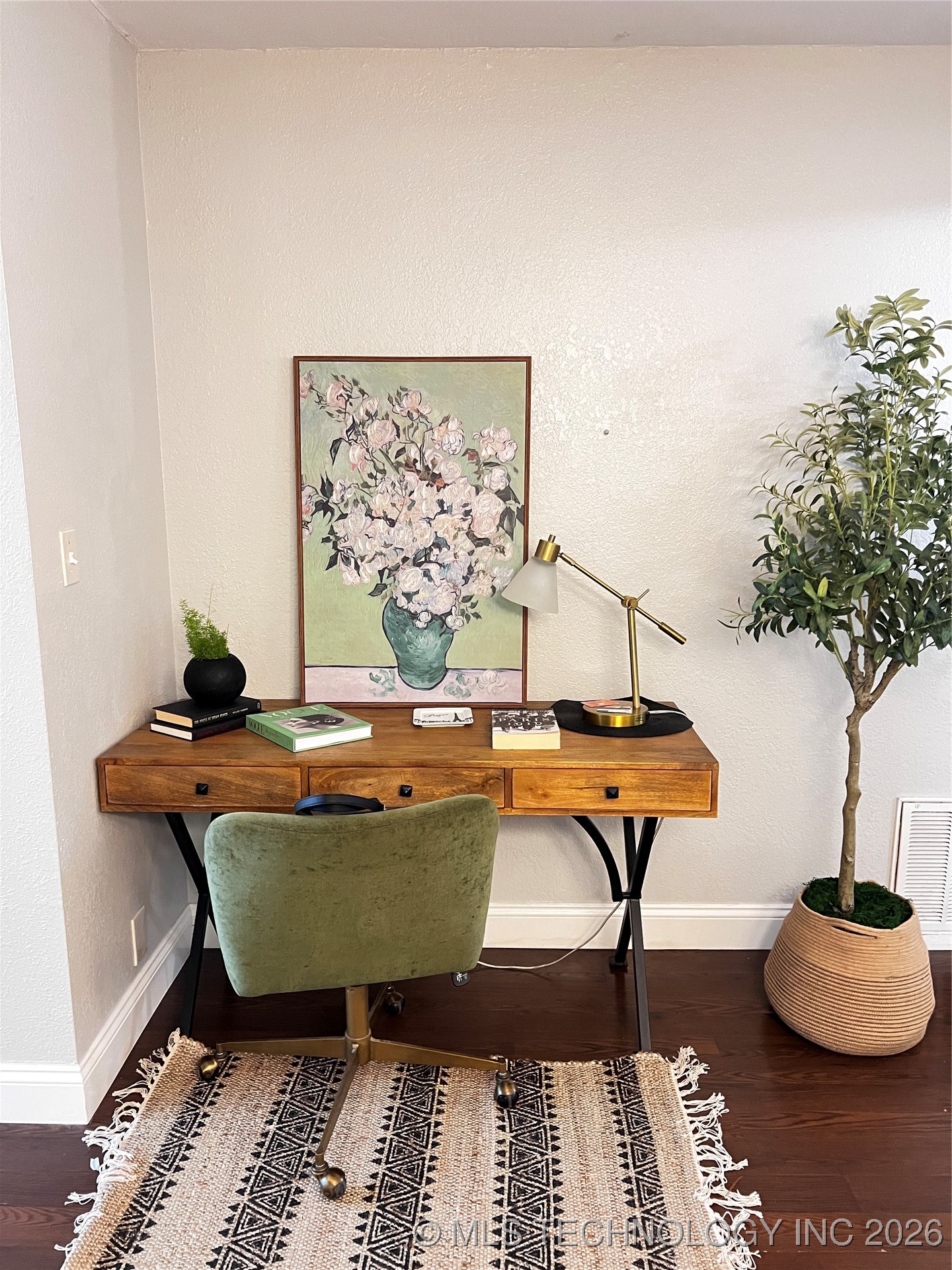 1324 E 38th Street 1324c Property Photo 14