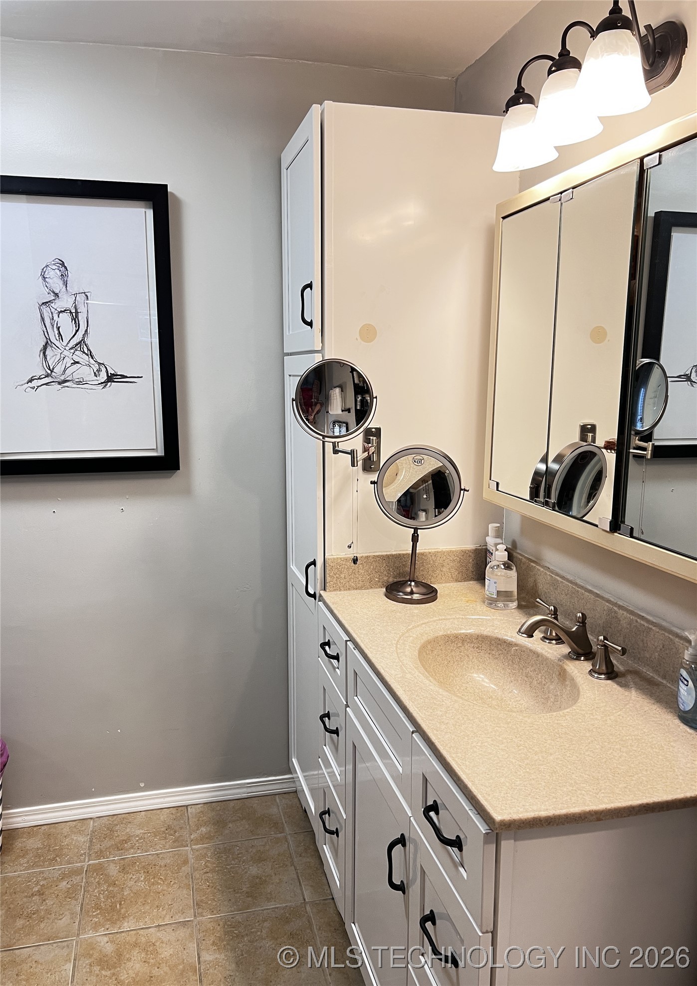 1324 E 38th Street 1324c Property Photo 29