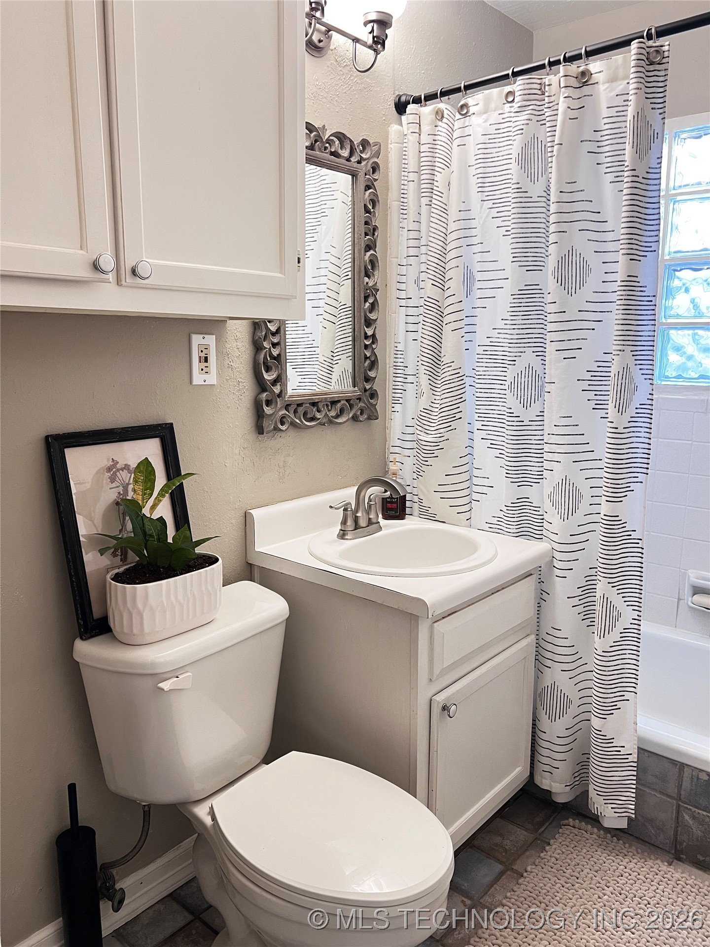 1324 E 38th Street 1324c Property Photo 37