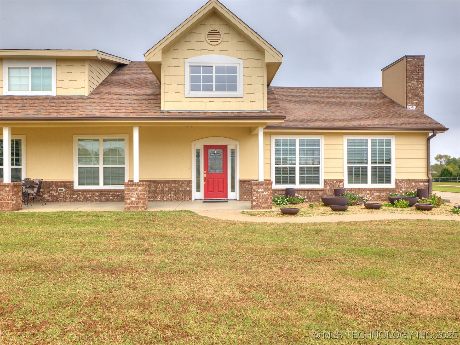 19405 Carriage Court Property Photo 3