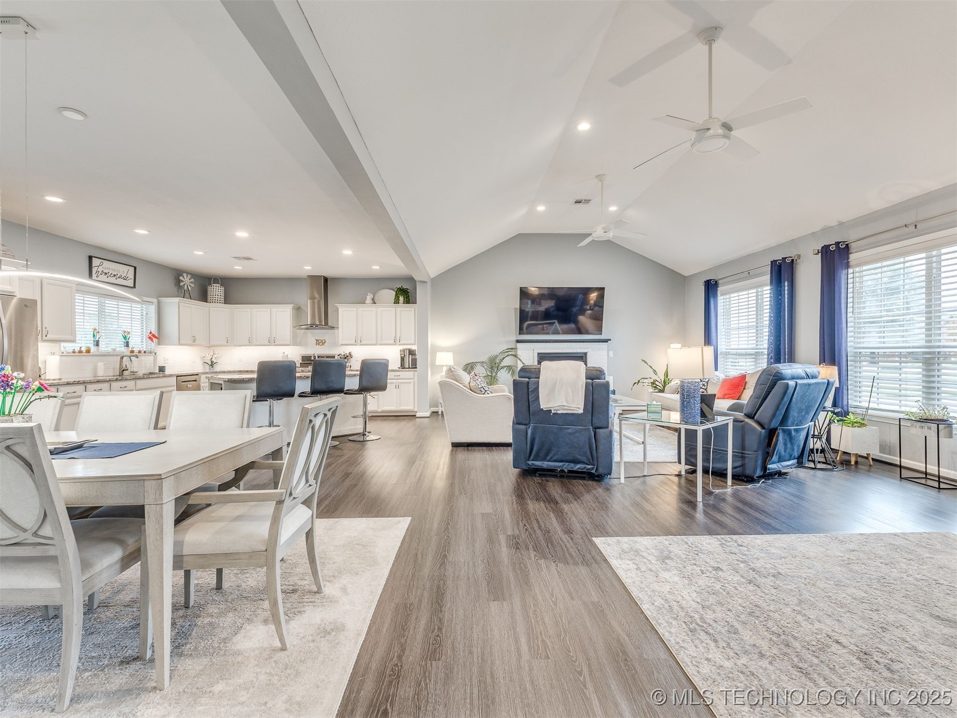 19405 Carriage Court Property Photo 8