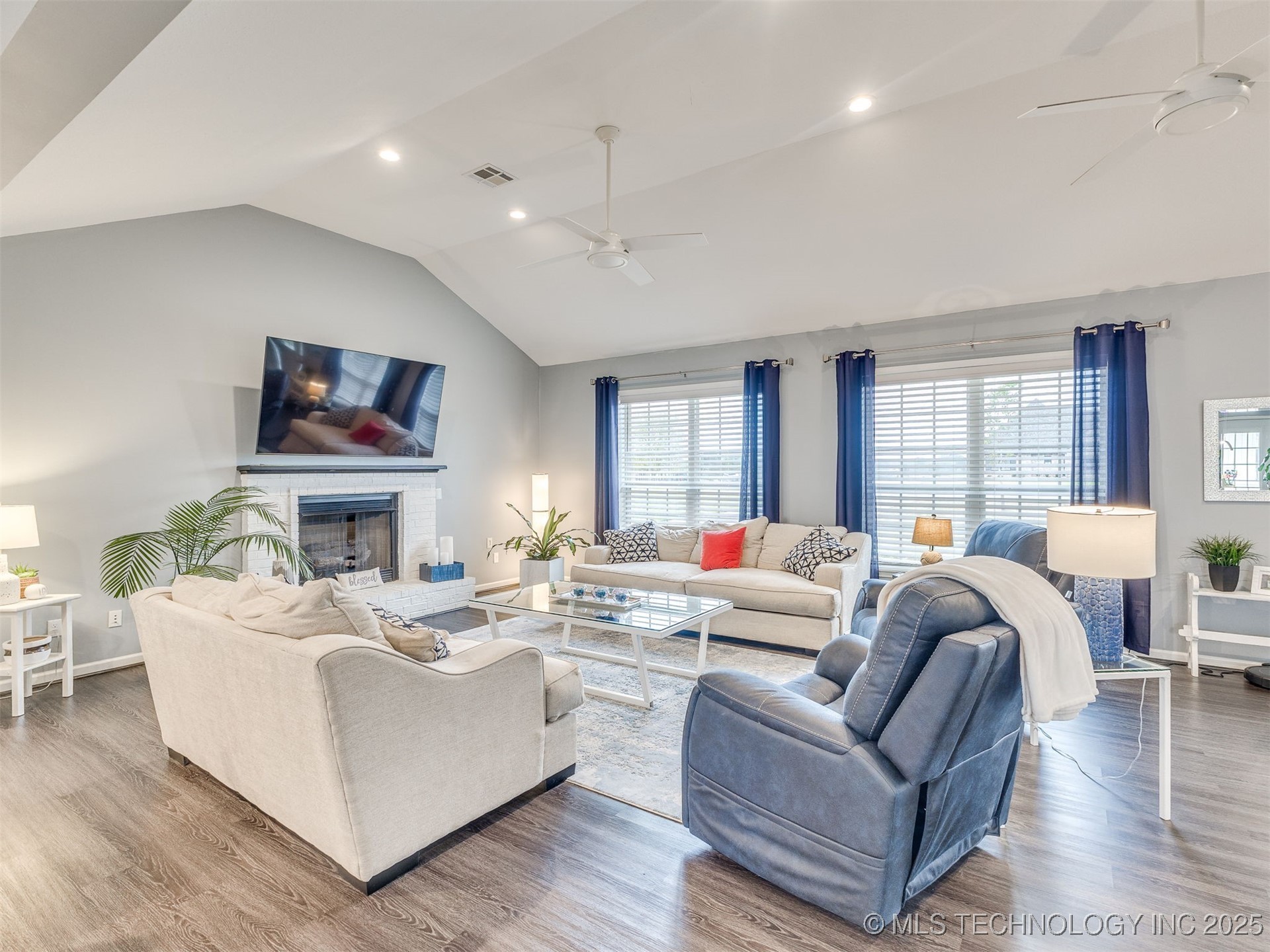 19405 Carriage Court Property Photo 9