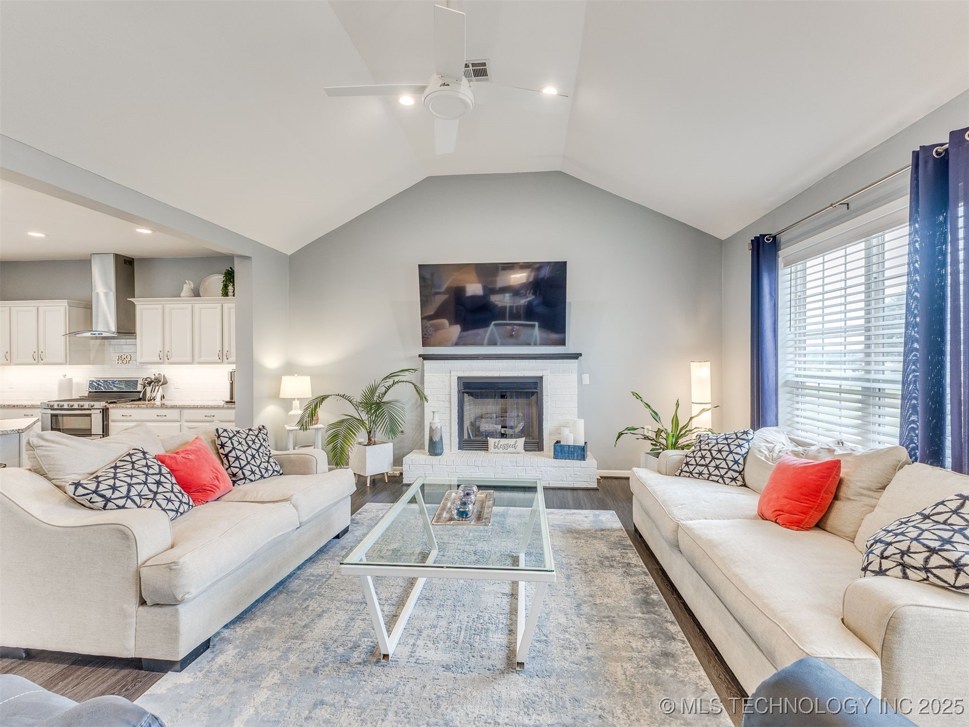 19405 Carriage Court Property Photo 12