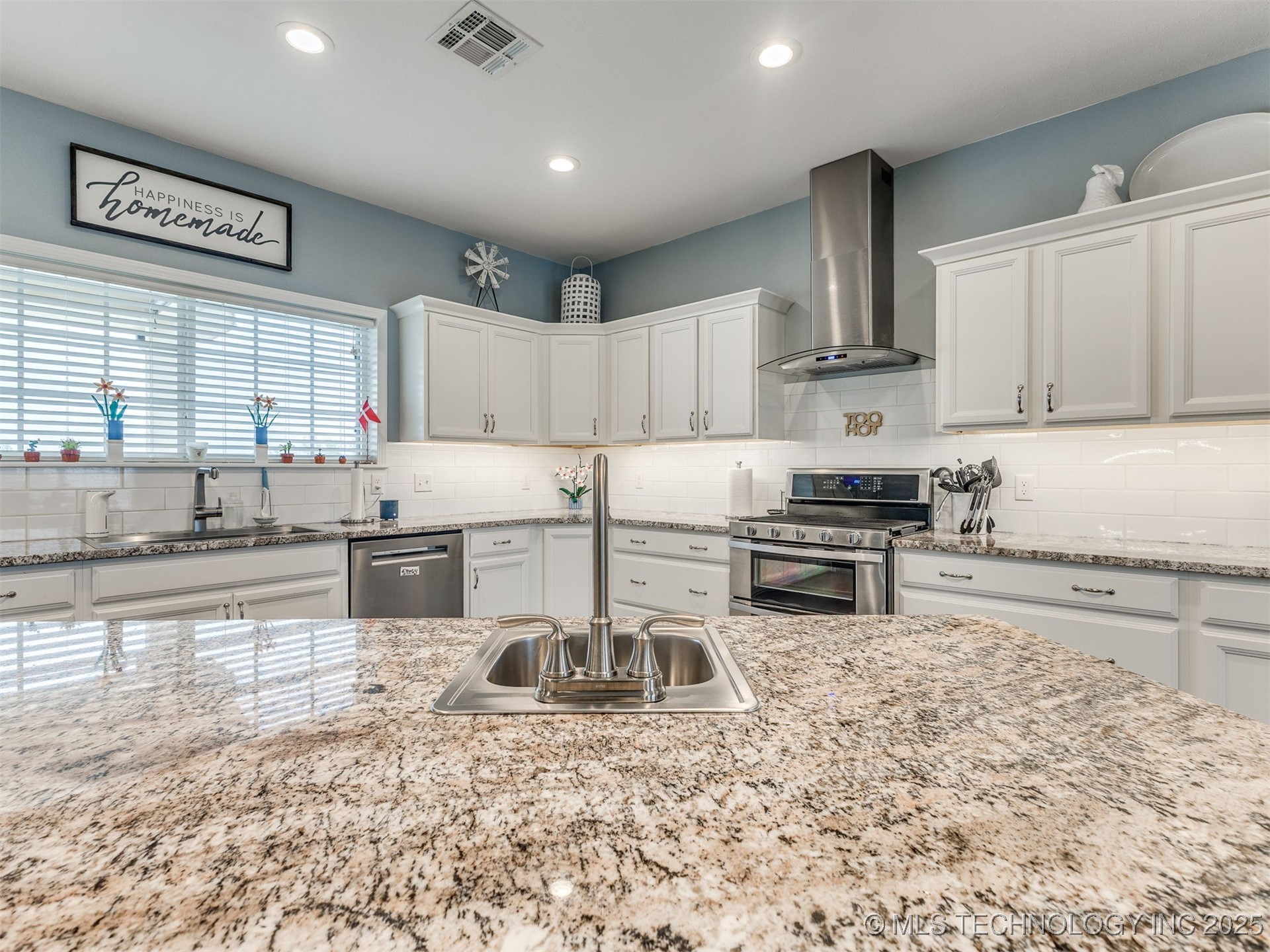 19405 Carriage Court Property Photo 18