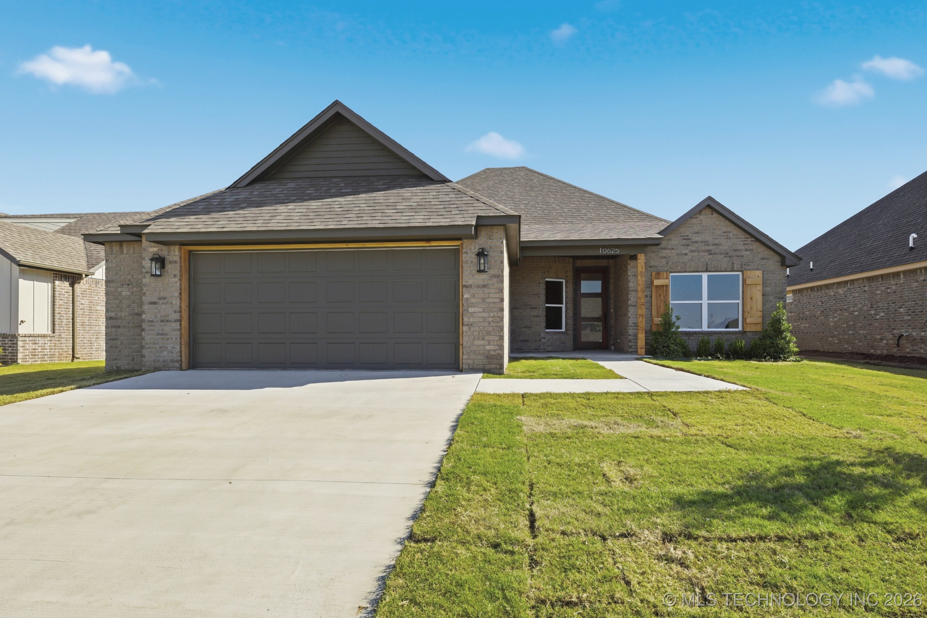 10625 S 233rd East Avenue Property Photo 1