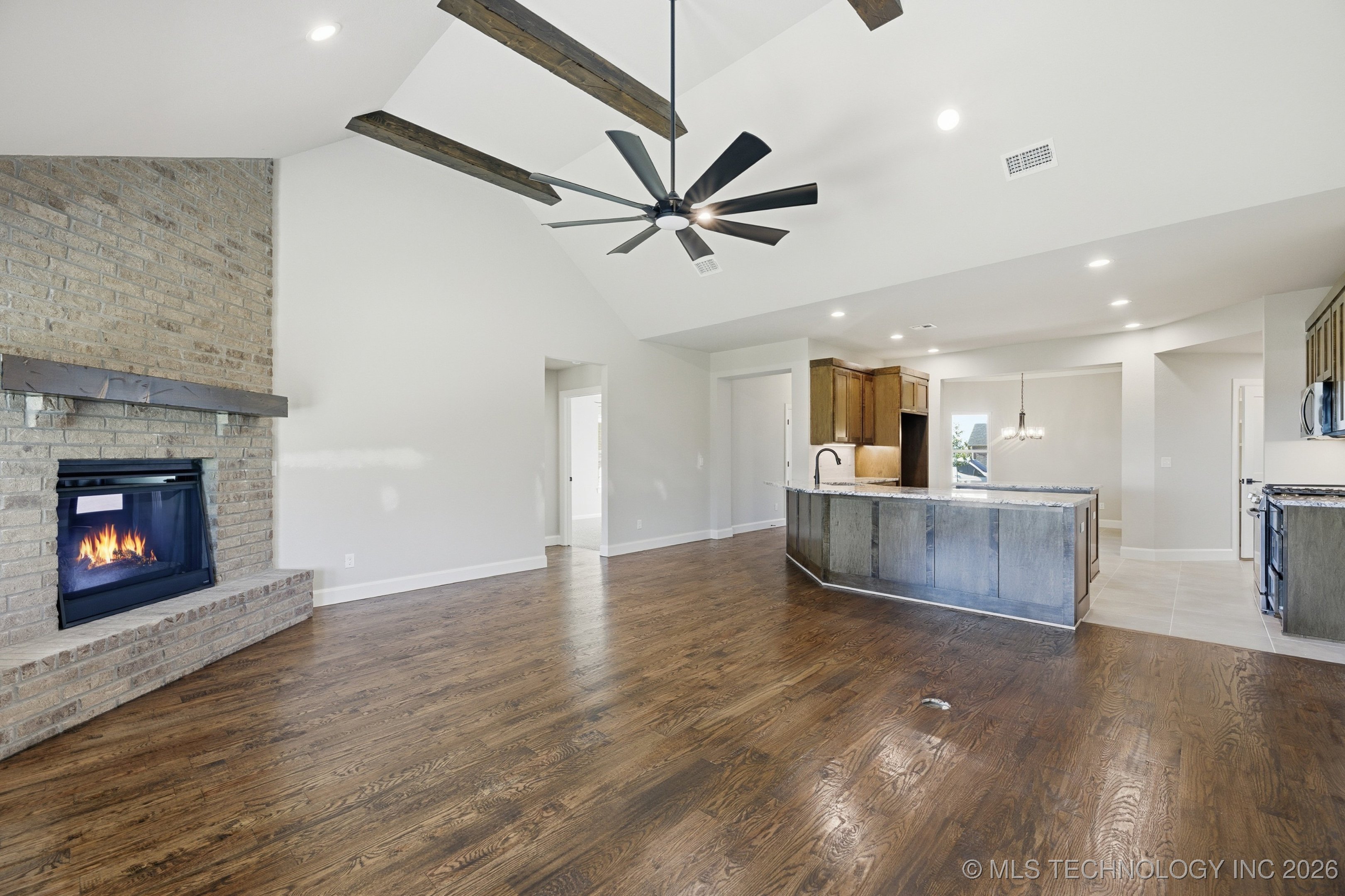 10625 S 233rd East Avenue Property Photo 5