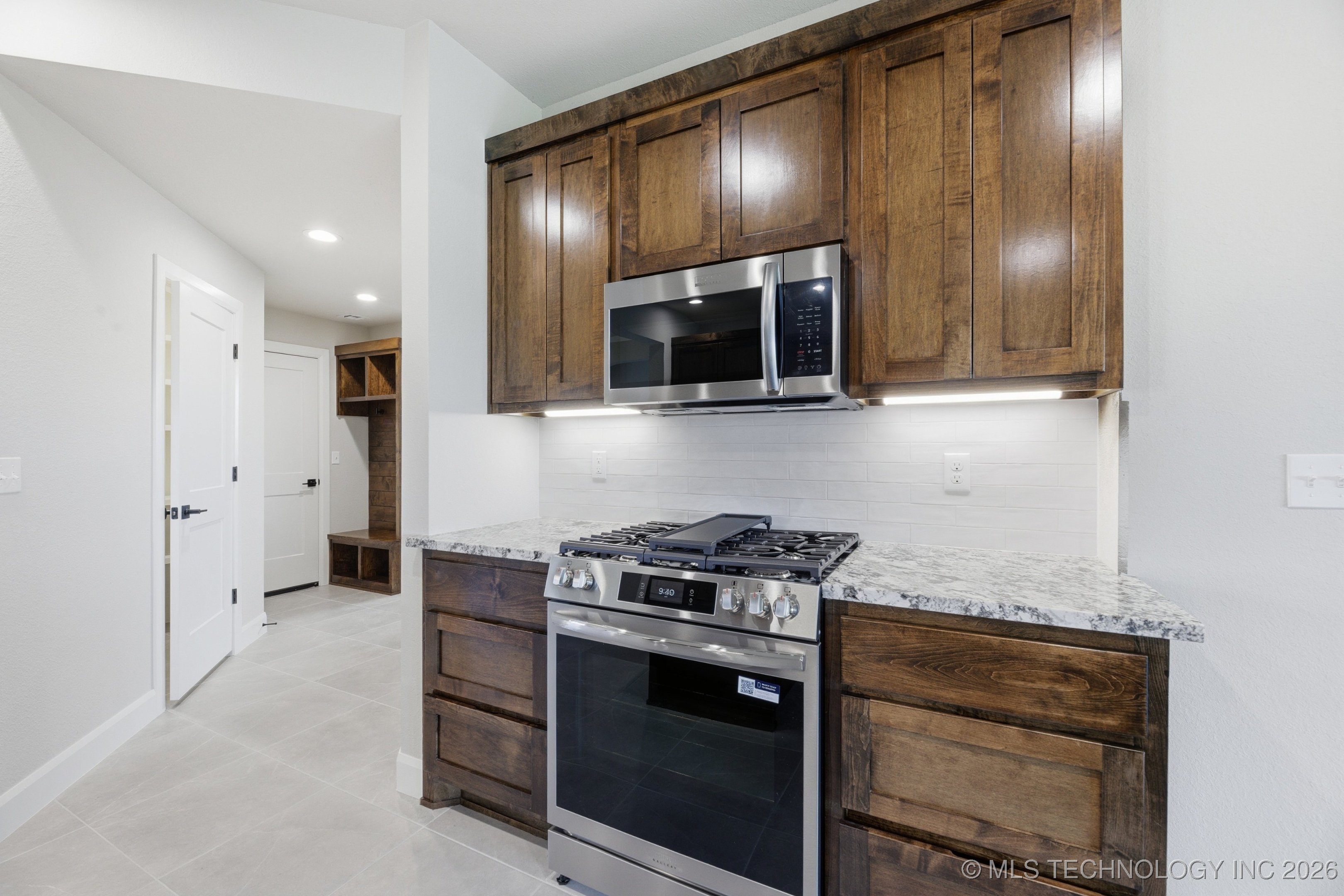 10625 S 233rd East Avenue Property Photo 7