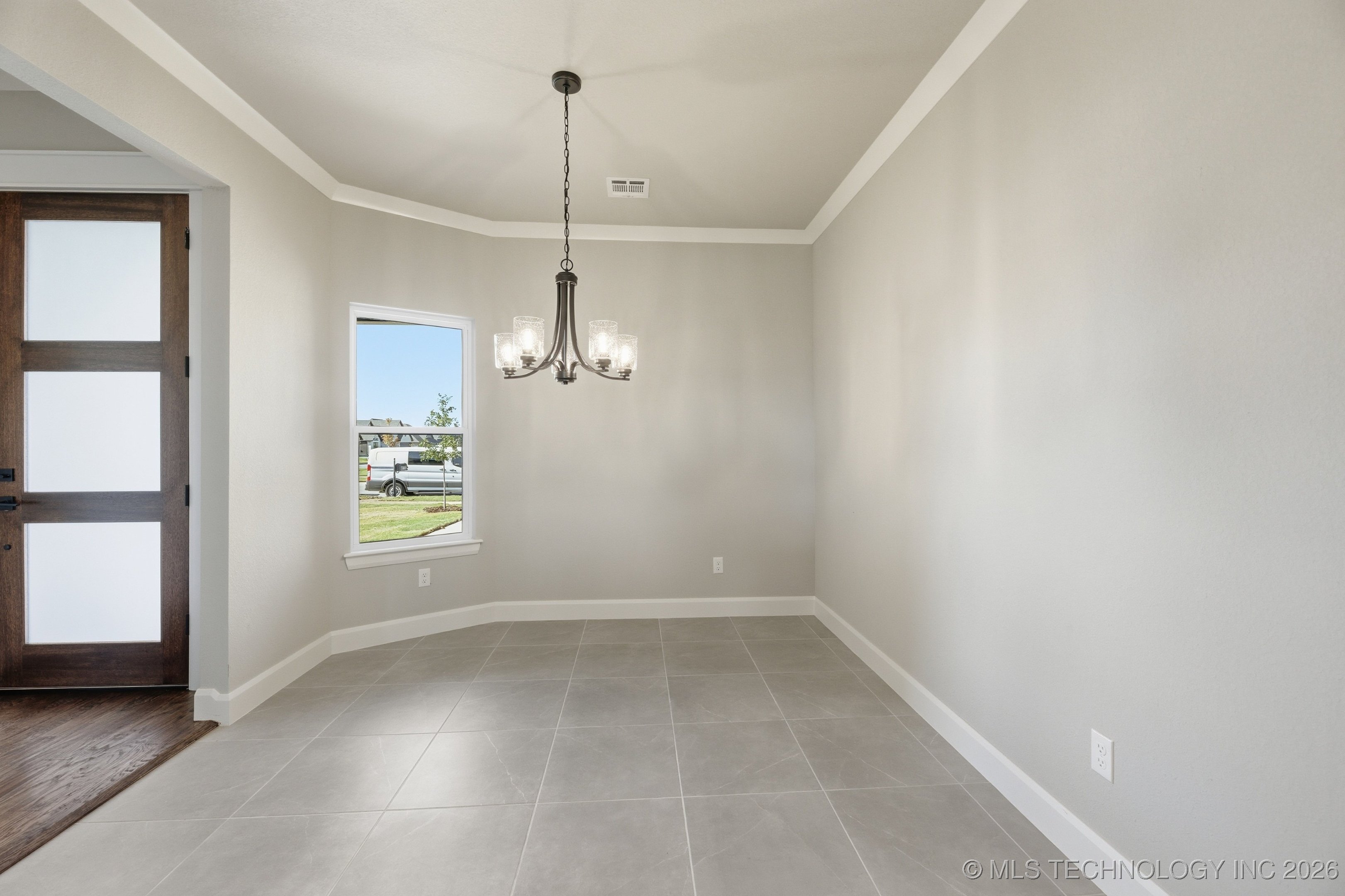 10625 S 233rd East Avenue Property Photo 9