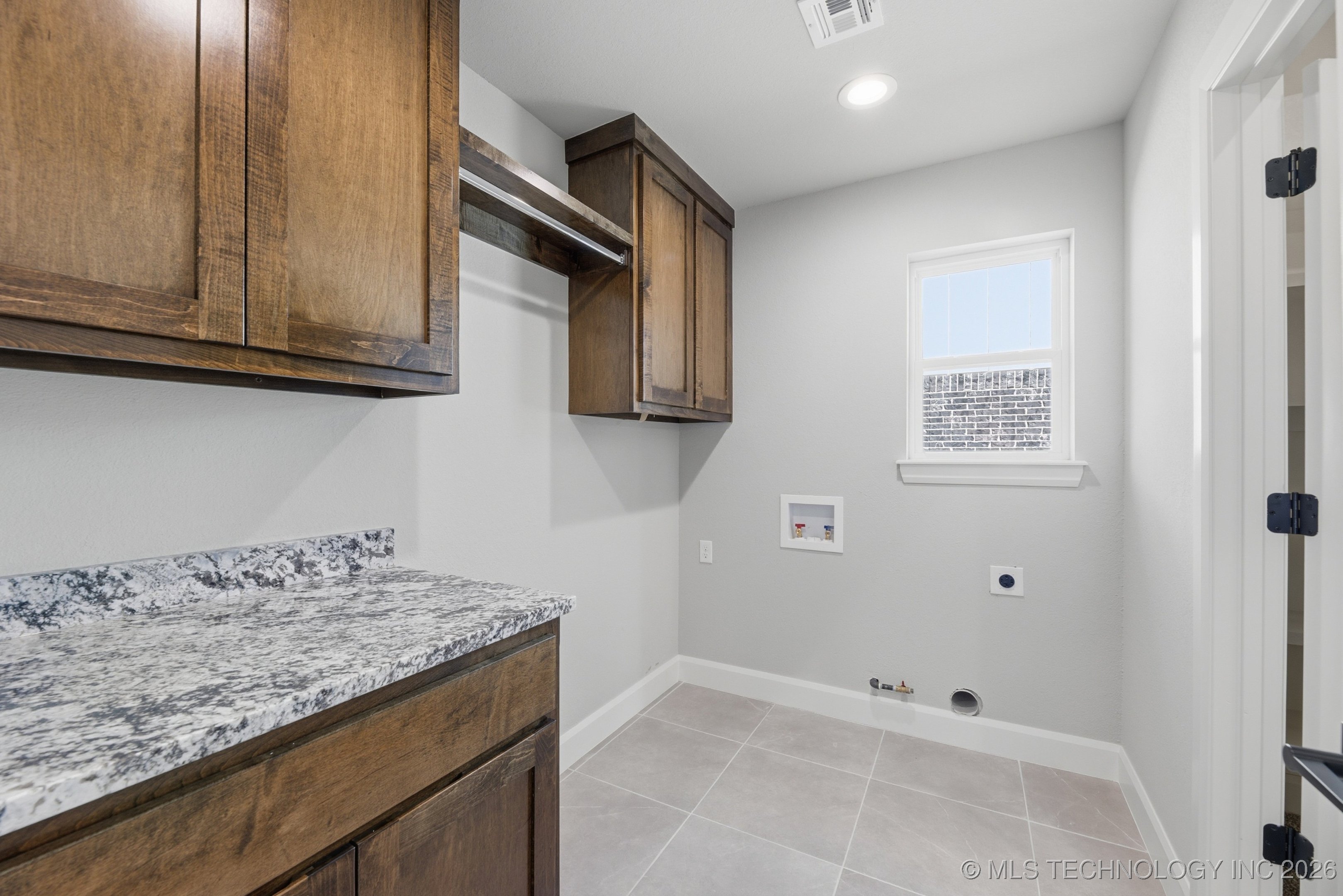 10625 S 233rd East Avenue Property Photo 17