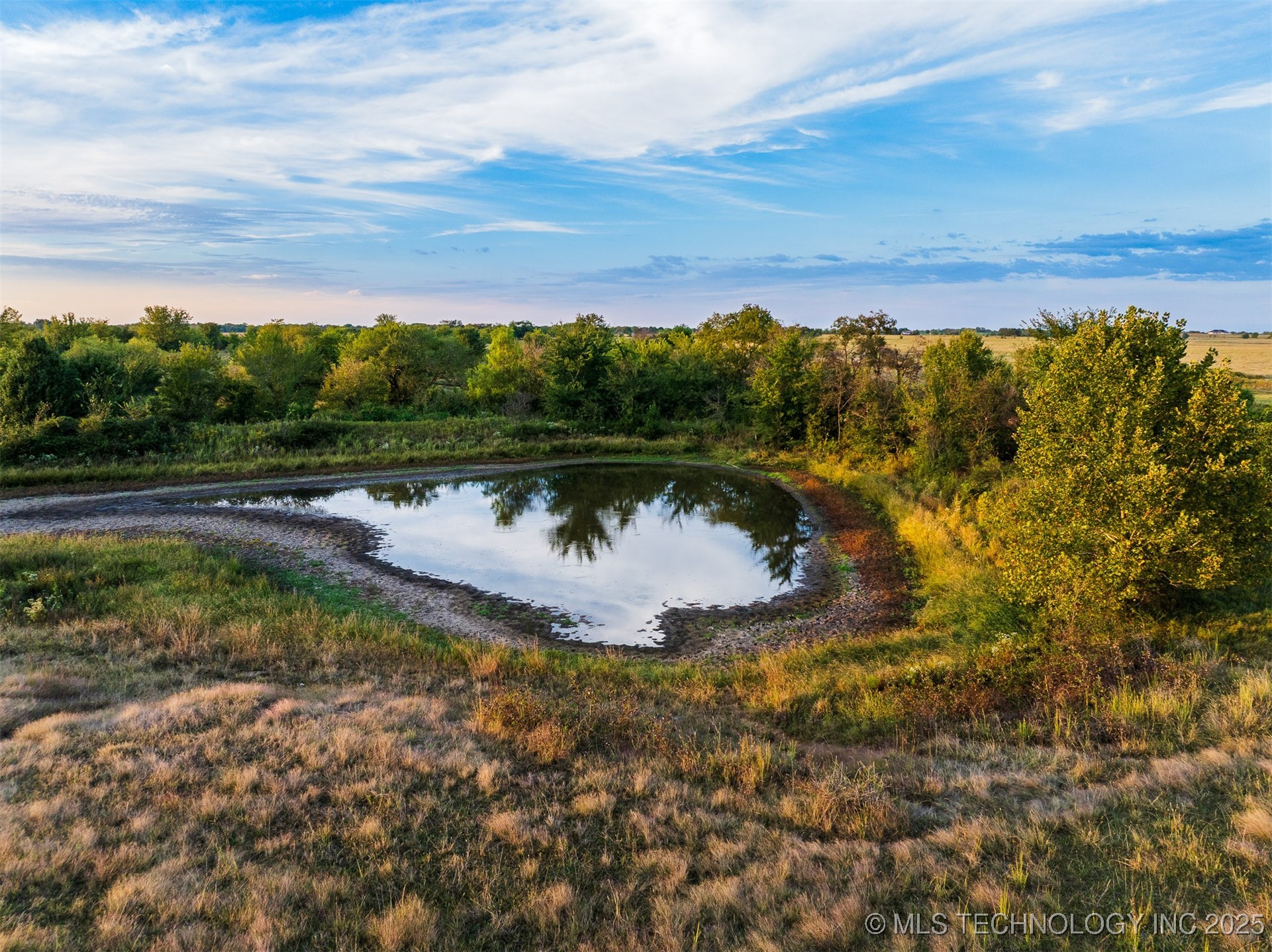 2 Ash Road Property Photo 8